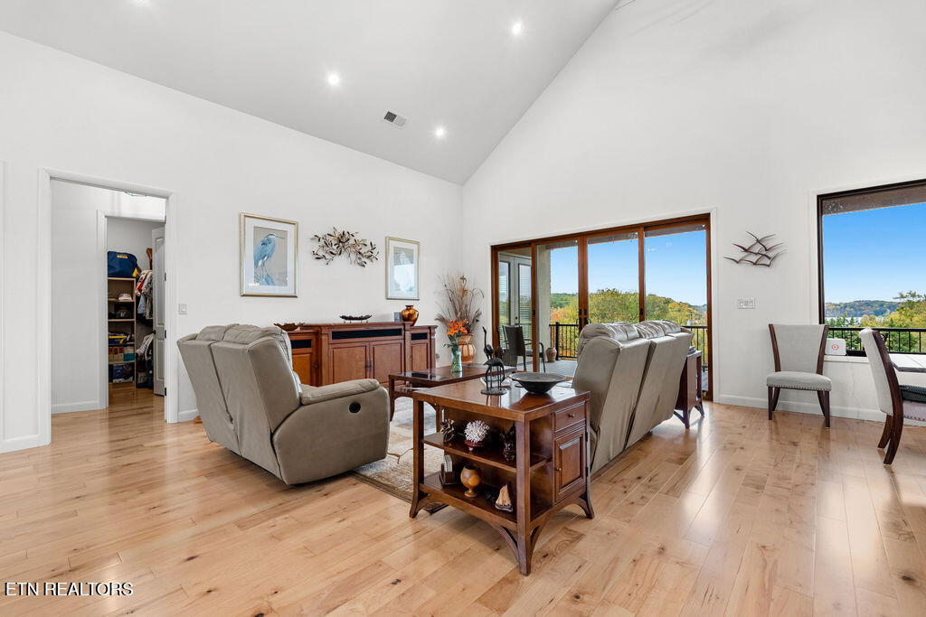 111 Harbor View Lane Vonore TN 37885