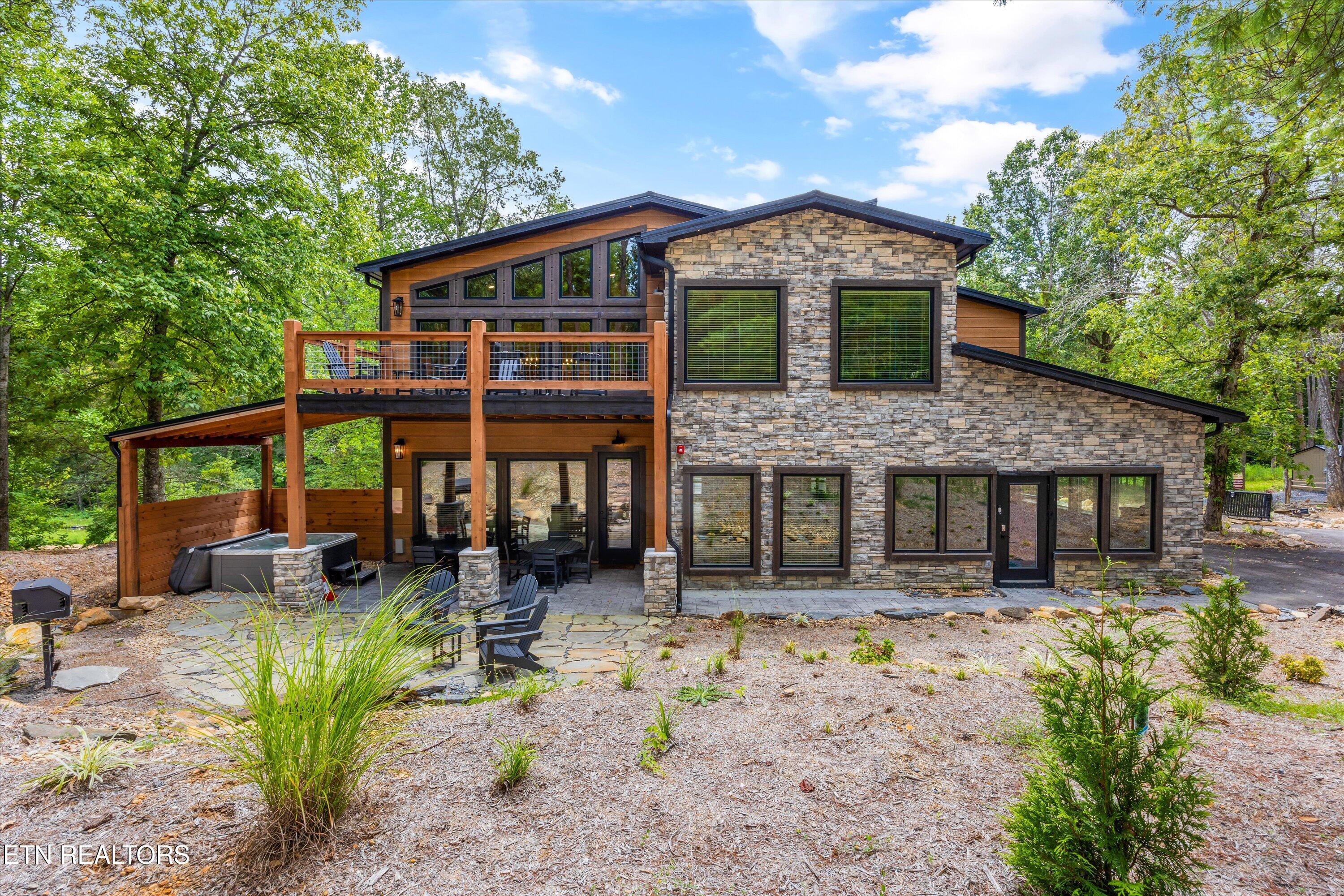 2215 Sawmill Cove Drive Sevierville TN 37862