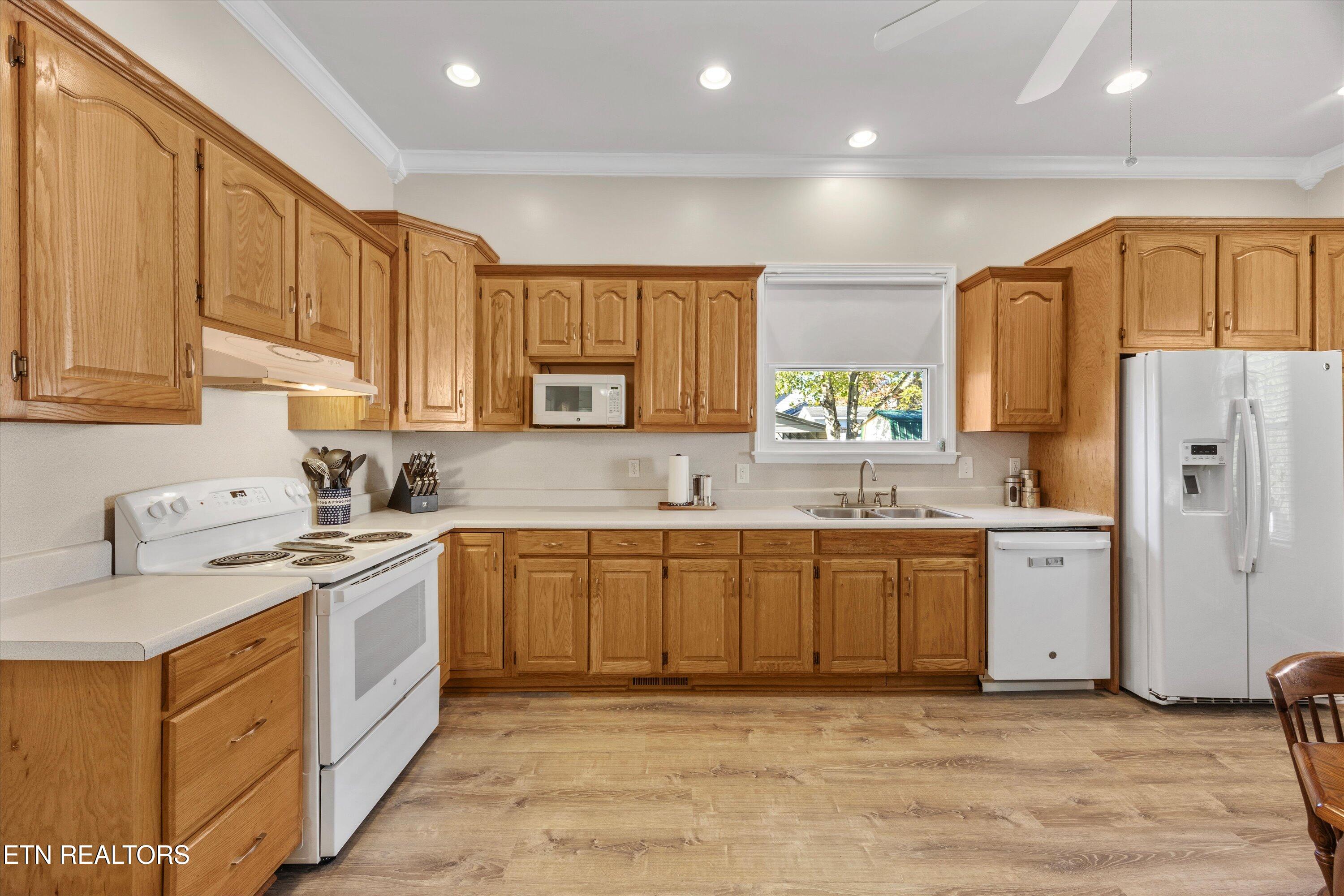 803 Bell Avenue Lenoir City TN 37771