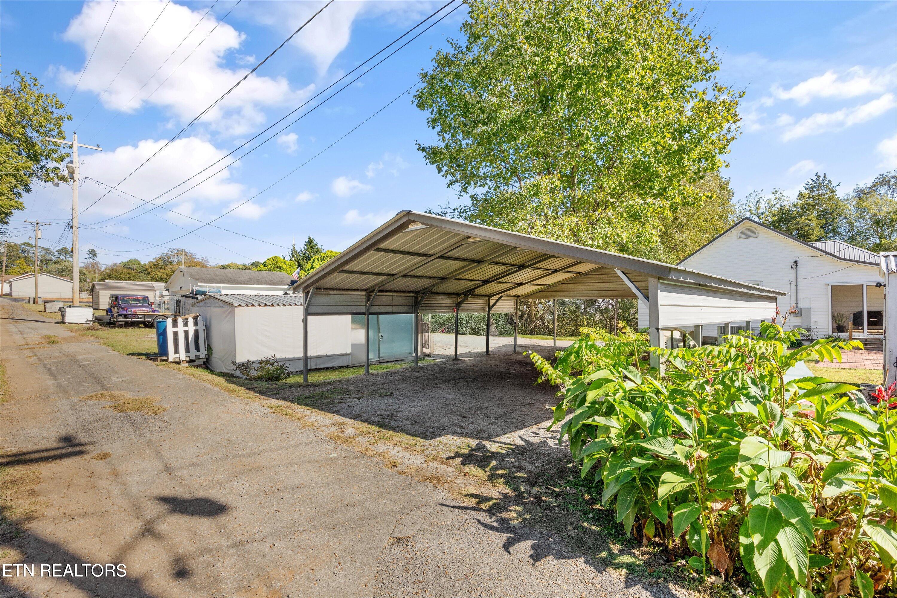 803 Bell Avenue Lenoir City TN 37771