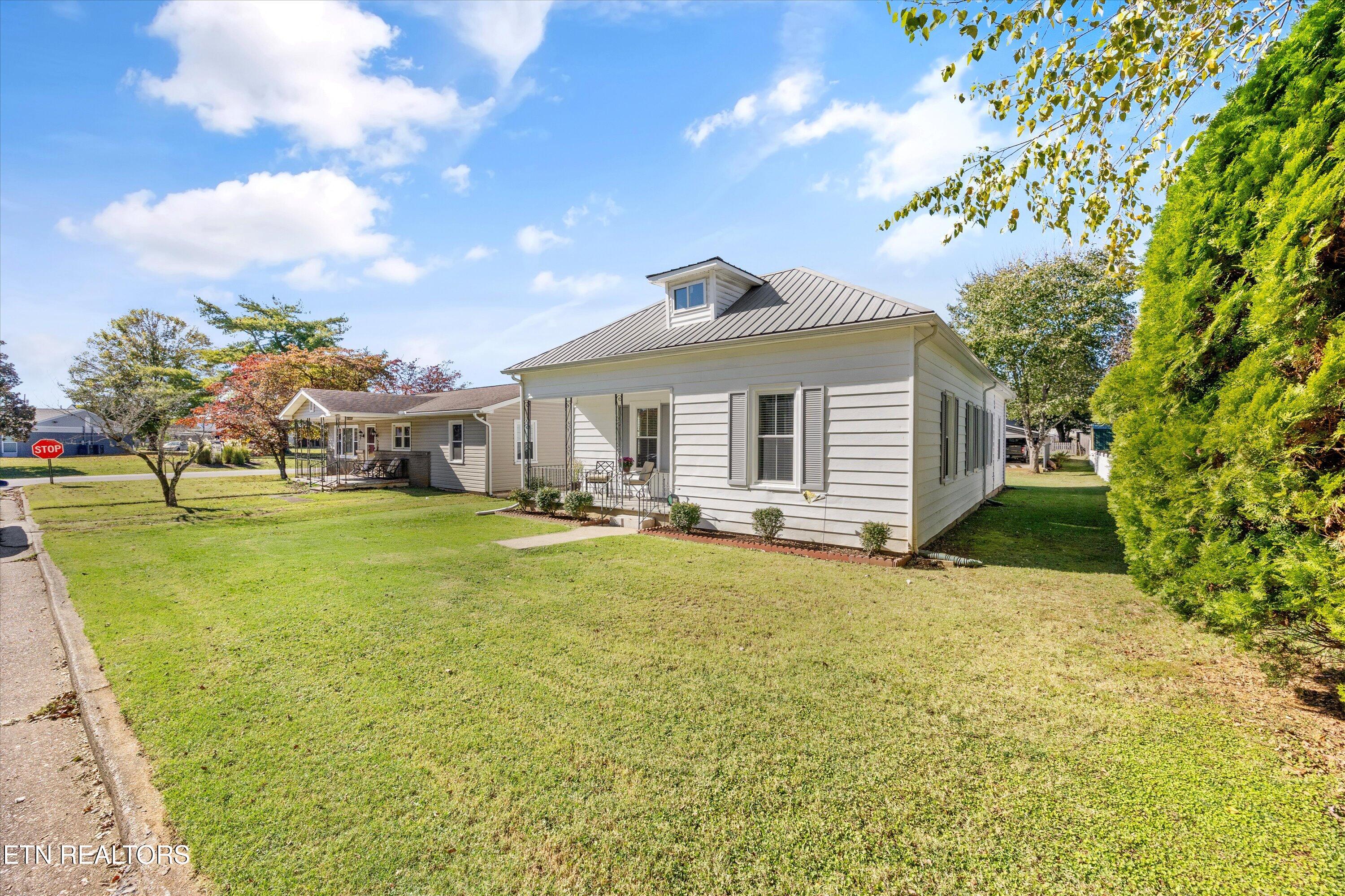 803 Bell Avenue Lenoir City TN 37771