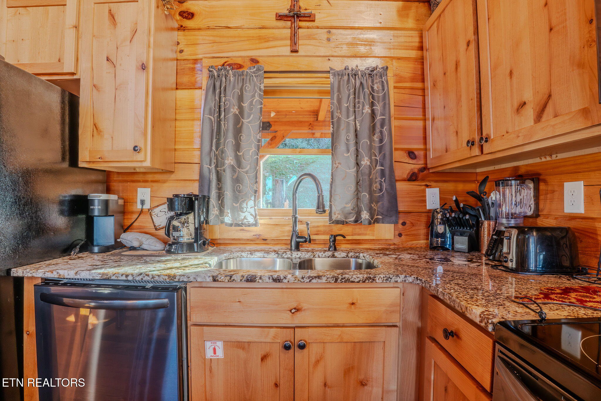 119 Chestnut Lane Gatlinburg TN 37738