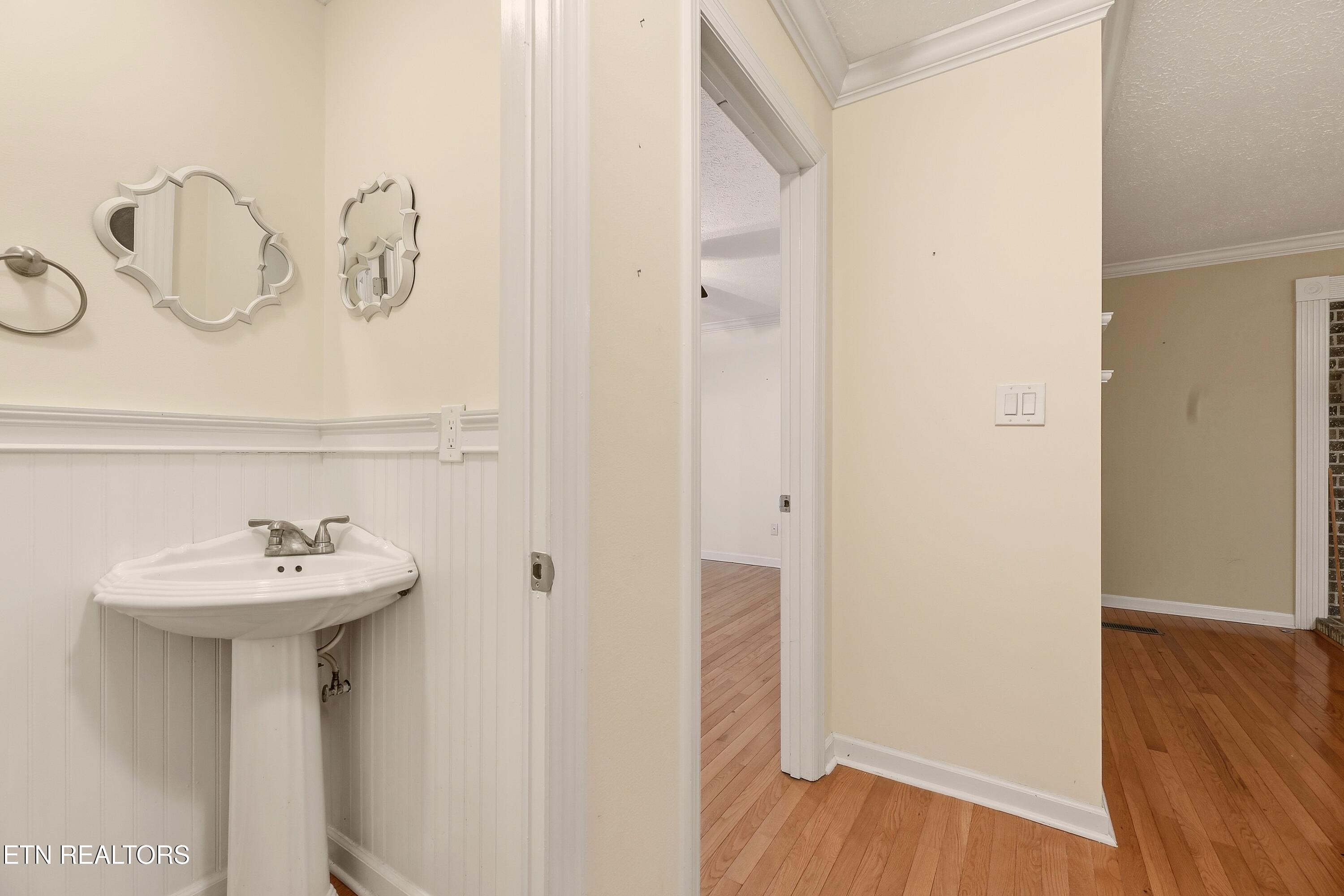 618 Woodland Drive Clinton TN 37716