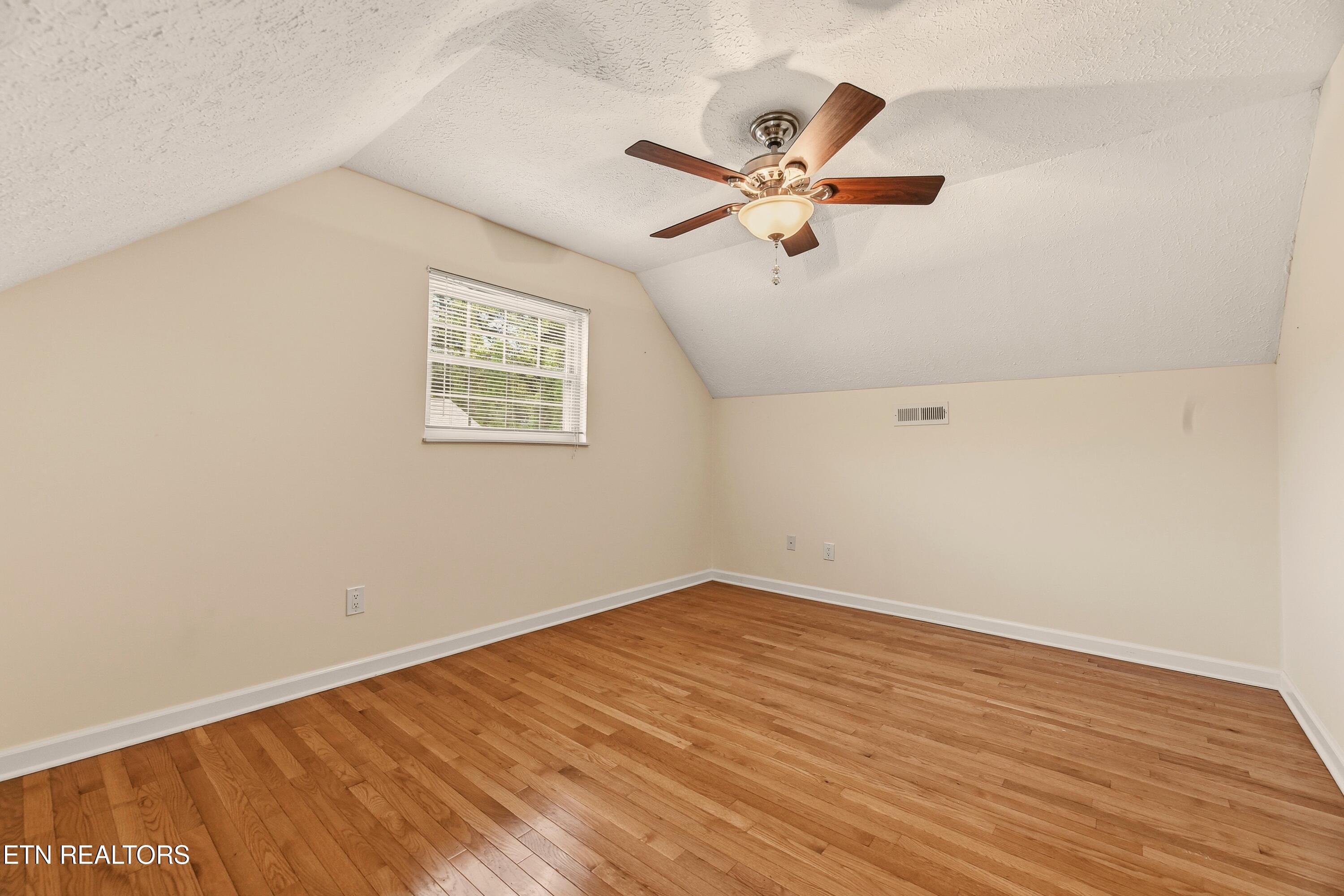 618 Woodland Drive Clinton TN 37716