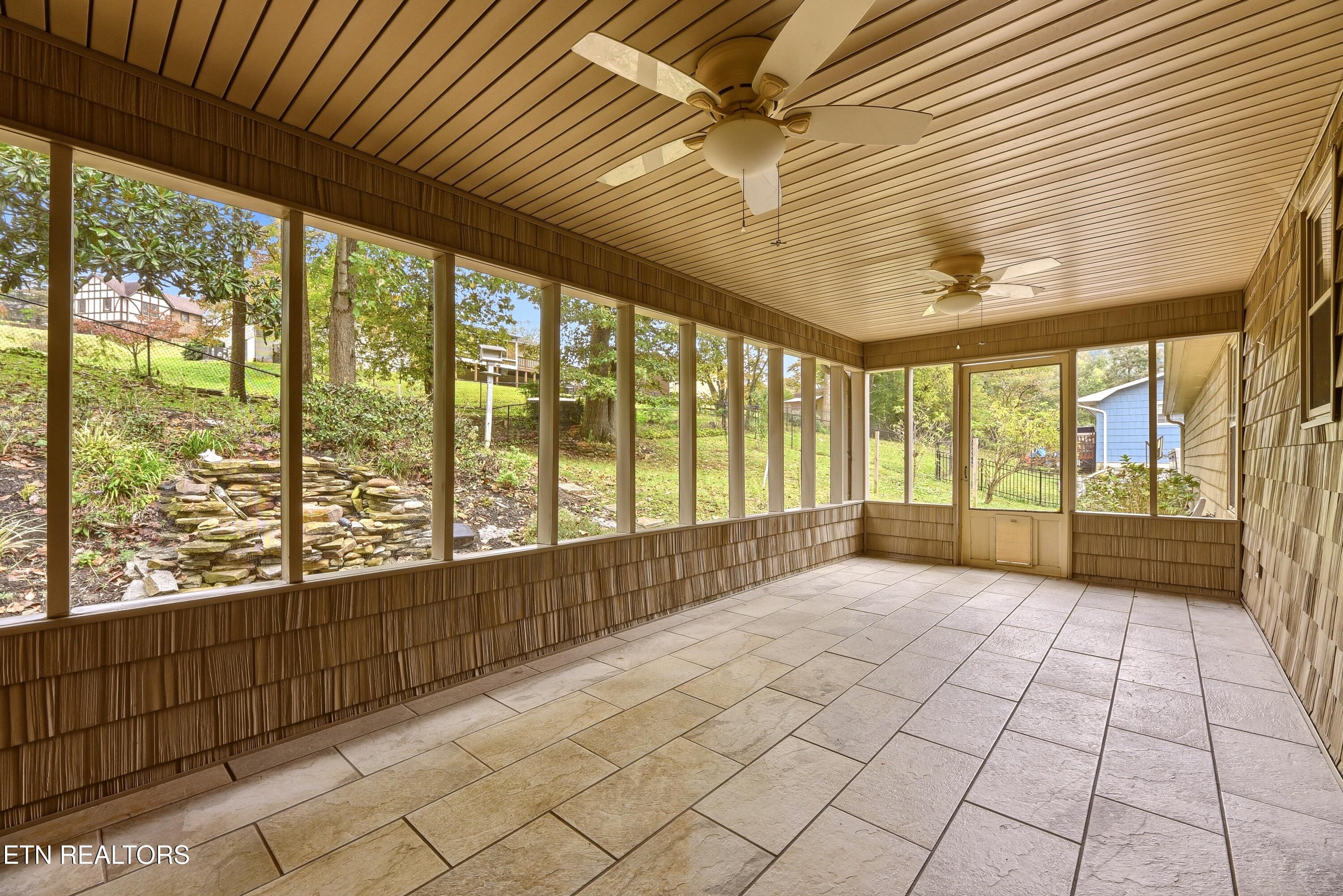 618 Woodland Drive Clinton TN 37716