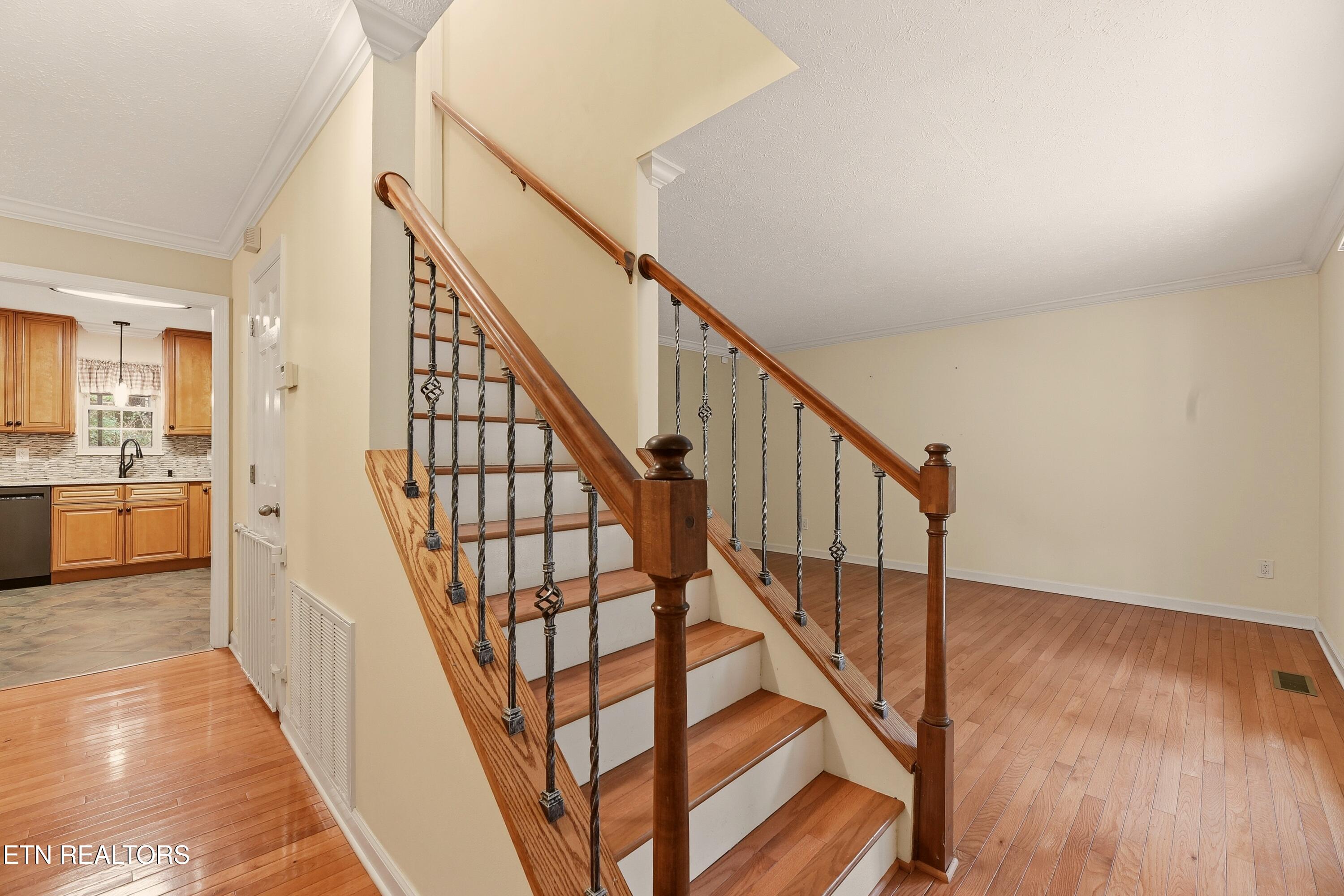 618 Woodland Drive Clinton TN 37716