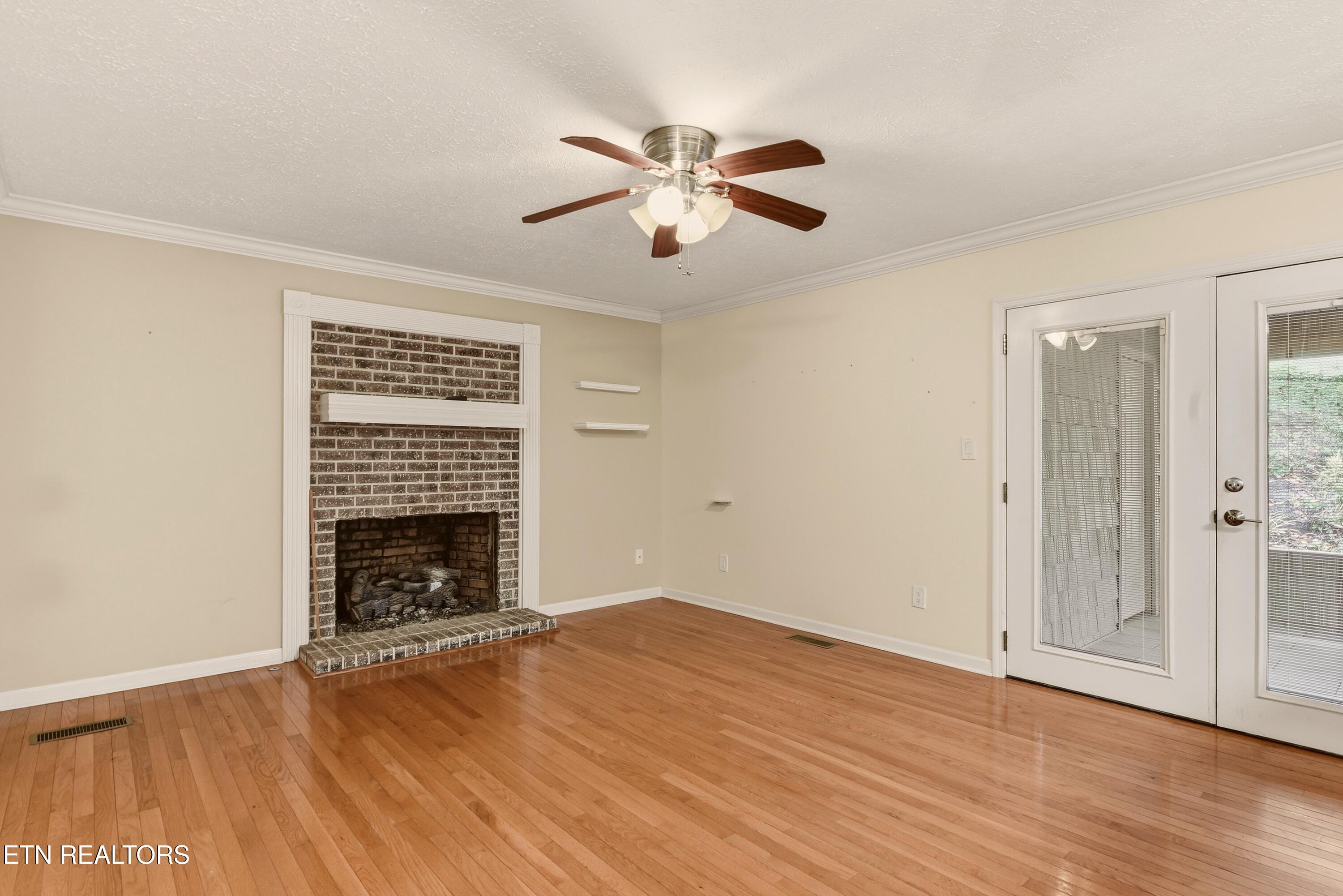 618 Woodland Drive Clinton TN 37716
