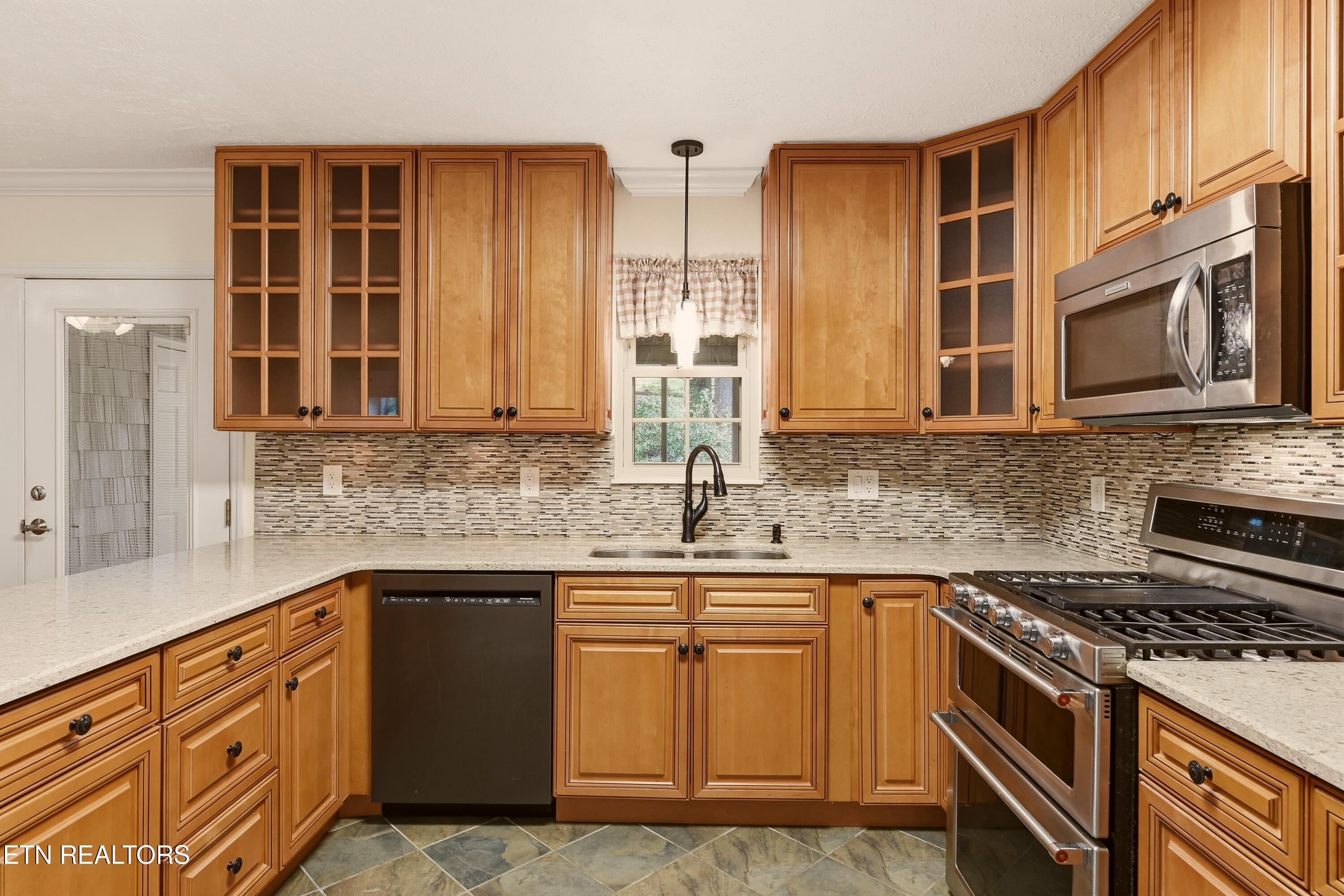618 Woodland Drive Clinton TN 37716