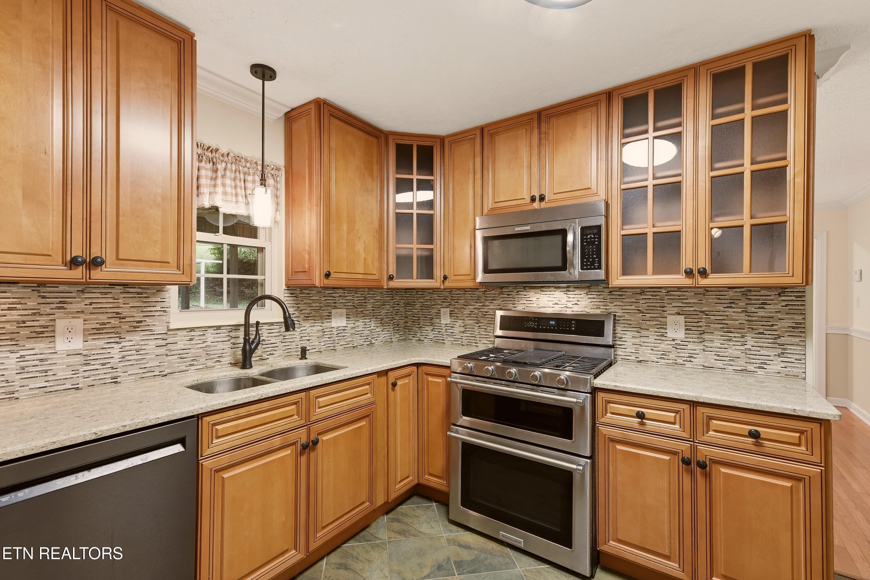 618 Woodland Drive Clinton TN 37716