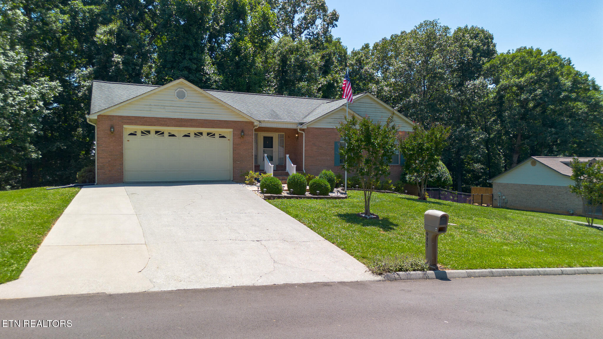985 E Brentwood Drive Morristown TN 37814