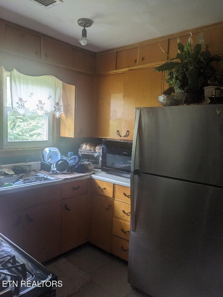 604 E Virginia Avenue Lafollette TN 37766