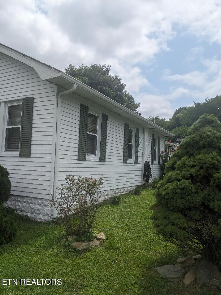 604 E Virginia Avenue Lafollette TN 37766