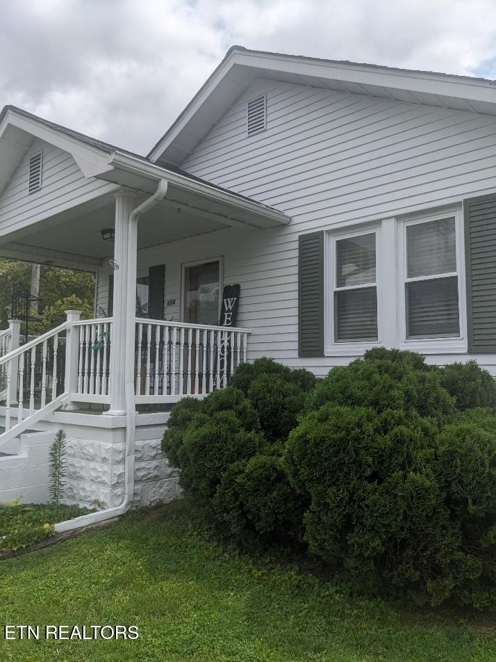 604 E Virginia Avenue Lafollette TN 37766