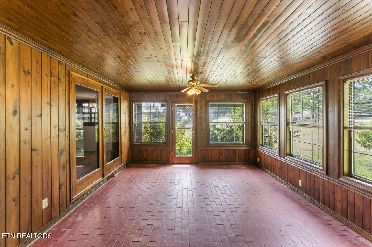 212 W Central Avenue Sweetwater TN 37874