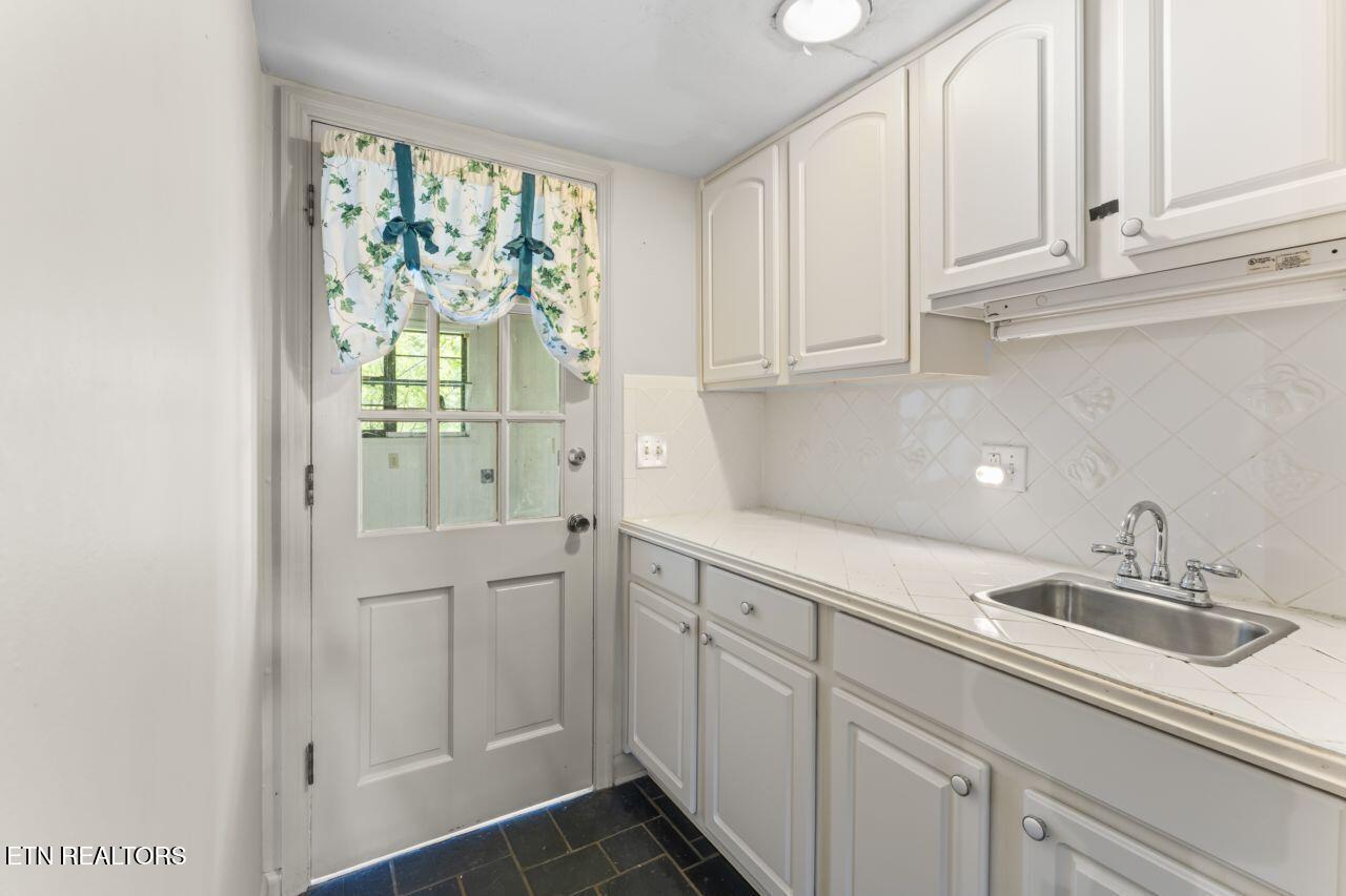 212 W Central Avenue Sweetwater TN 37874