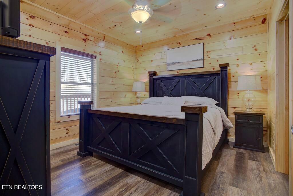 817 String Run Way Pigeon Forge TN 37863