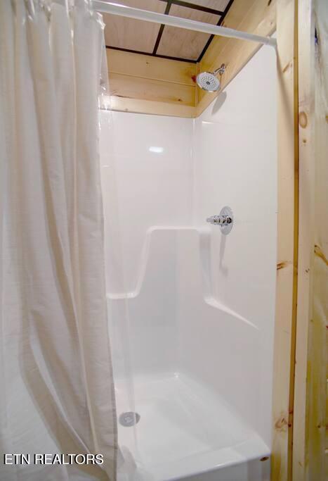 817 String Run Way Pigeon Forge TN 37863