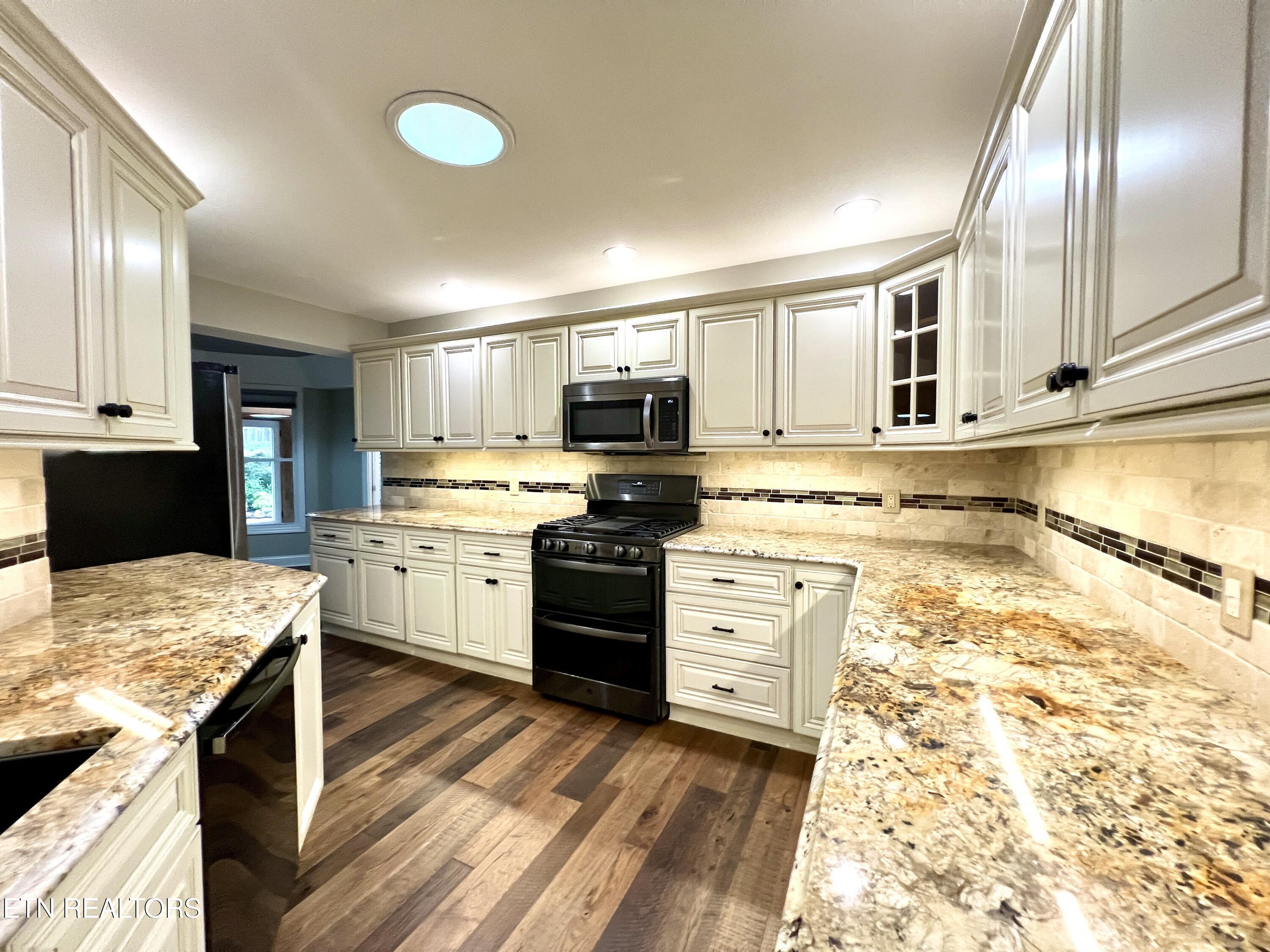 905 Columbine Lea Sevierville TN 37862