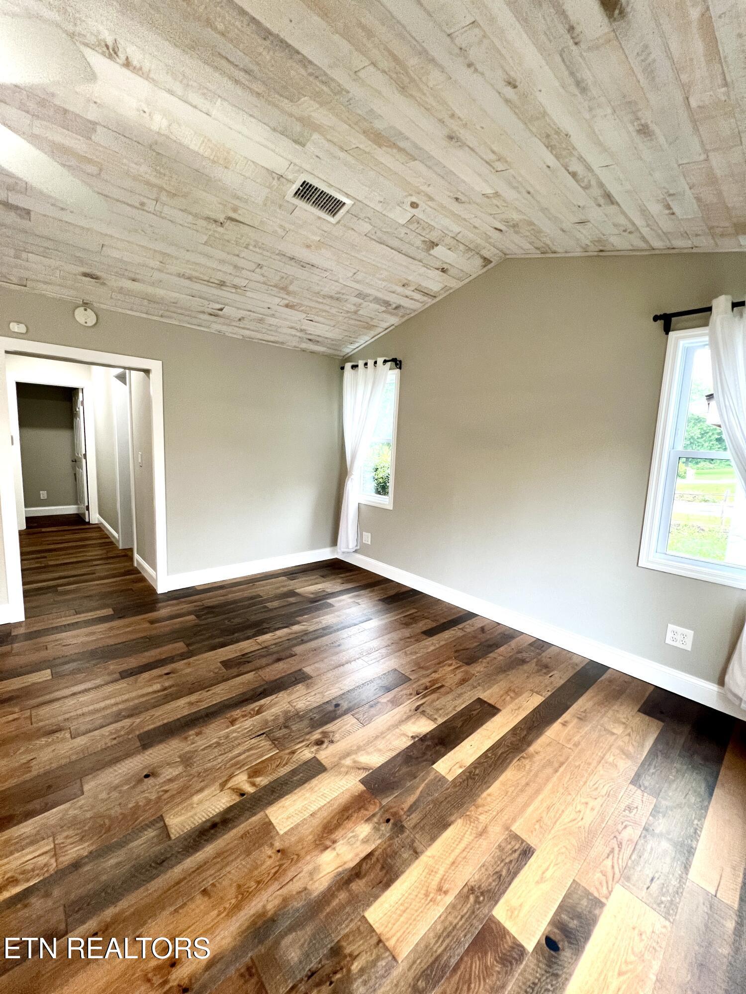 905 Columbine Lea Sevierville TN 37862