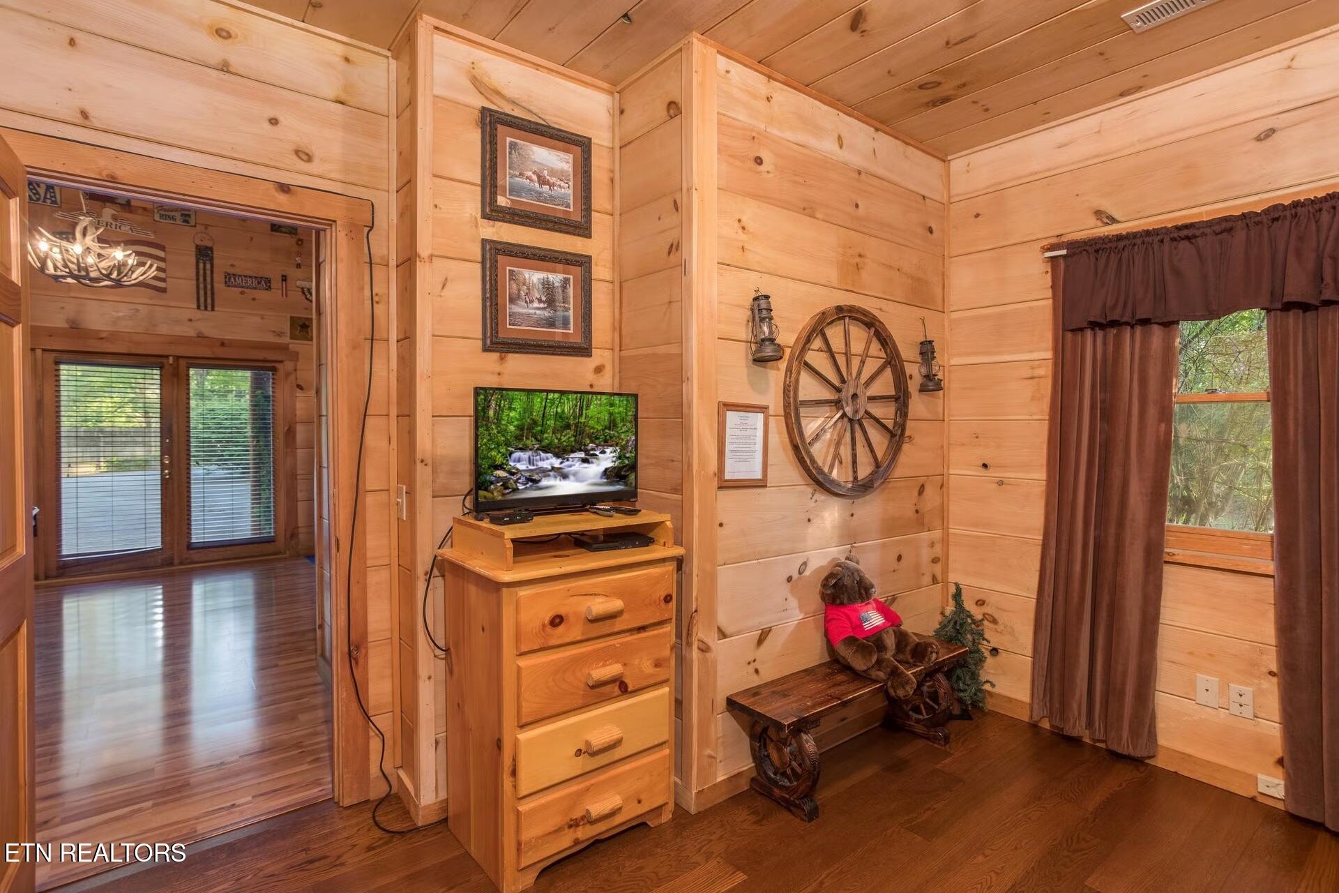 170 Showplace Boulevard Pigeon Forge TN 37863