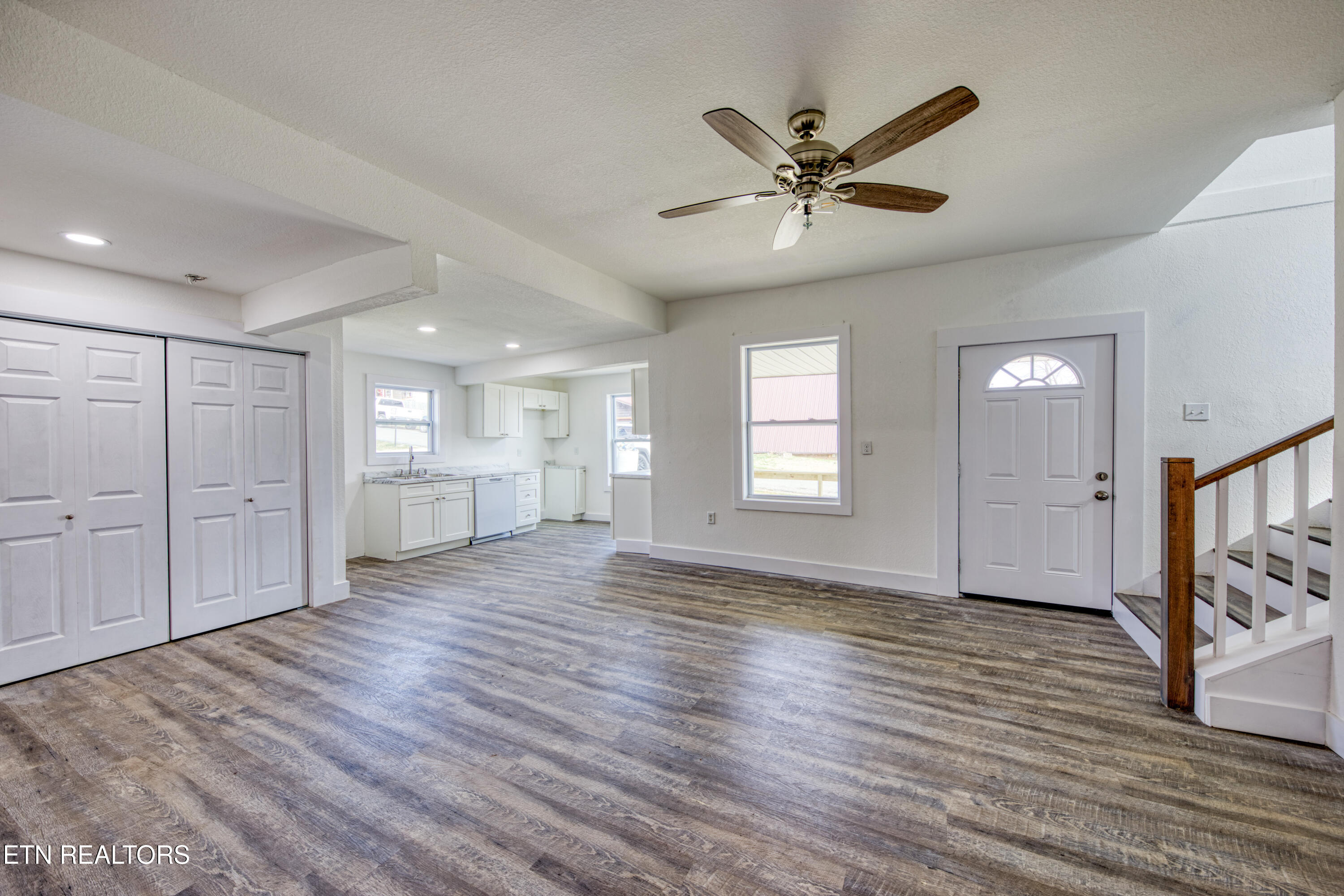 801 W 2nd Avenue Lenoir City TN 37771