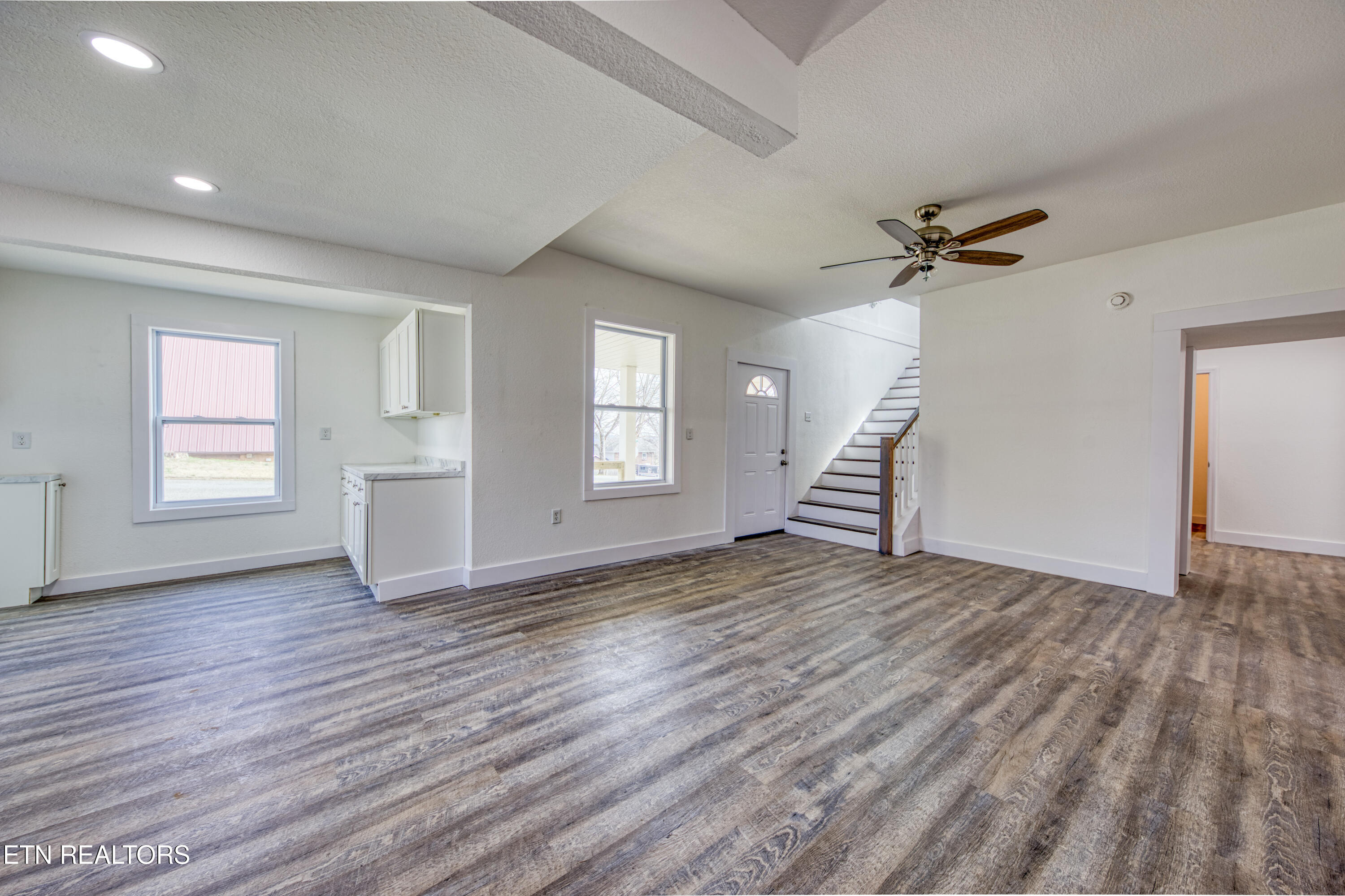 801 W 2nd Avenue Lenoir City TN 37771