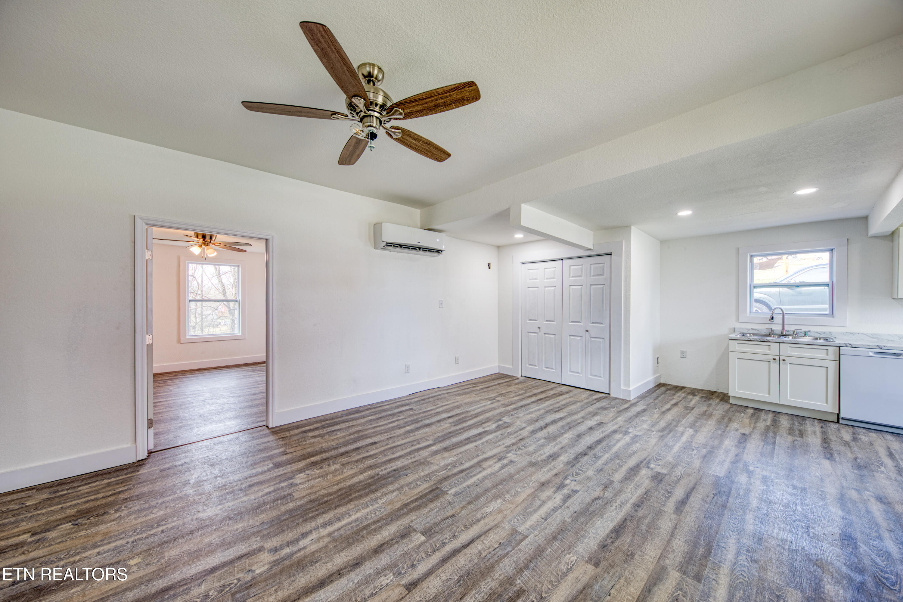 801 W 2nd Avenue Lenoir City TN 37771