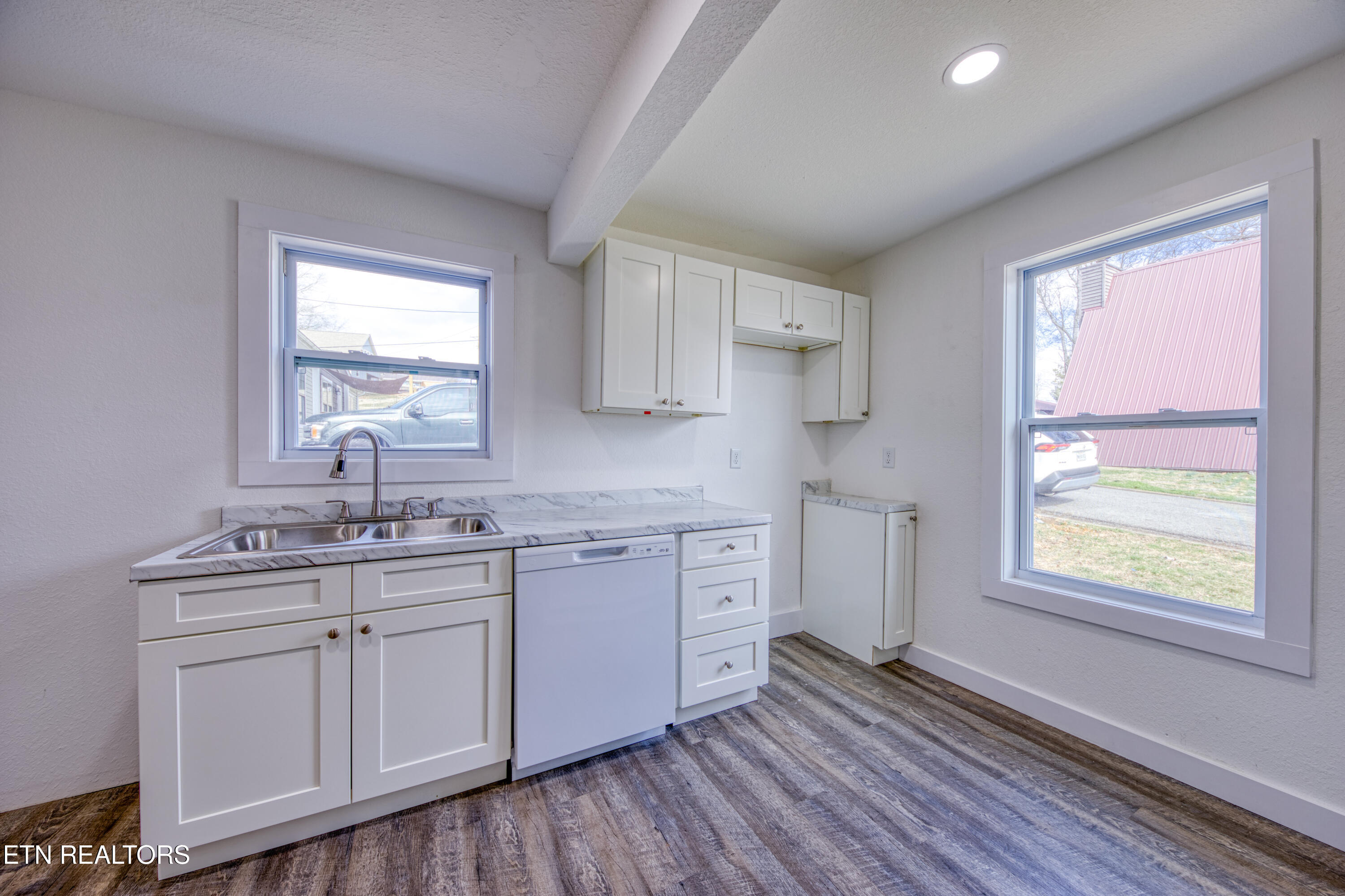 801 W 2nd Avenue Lenoir City TN 37771