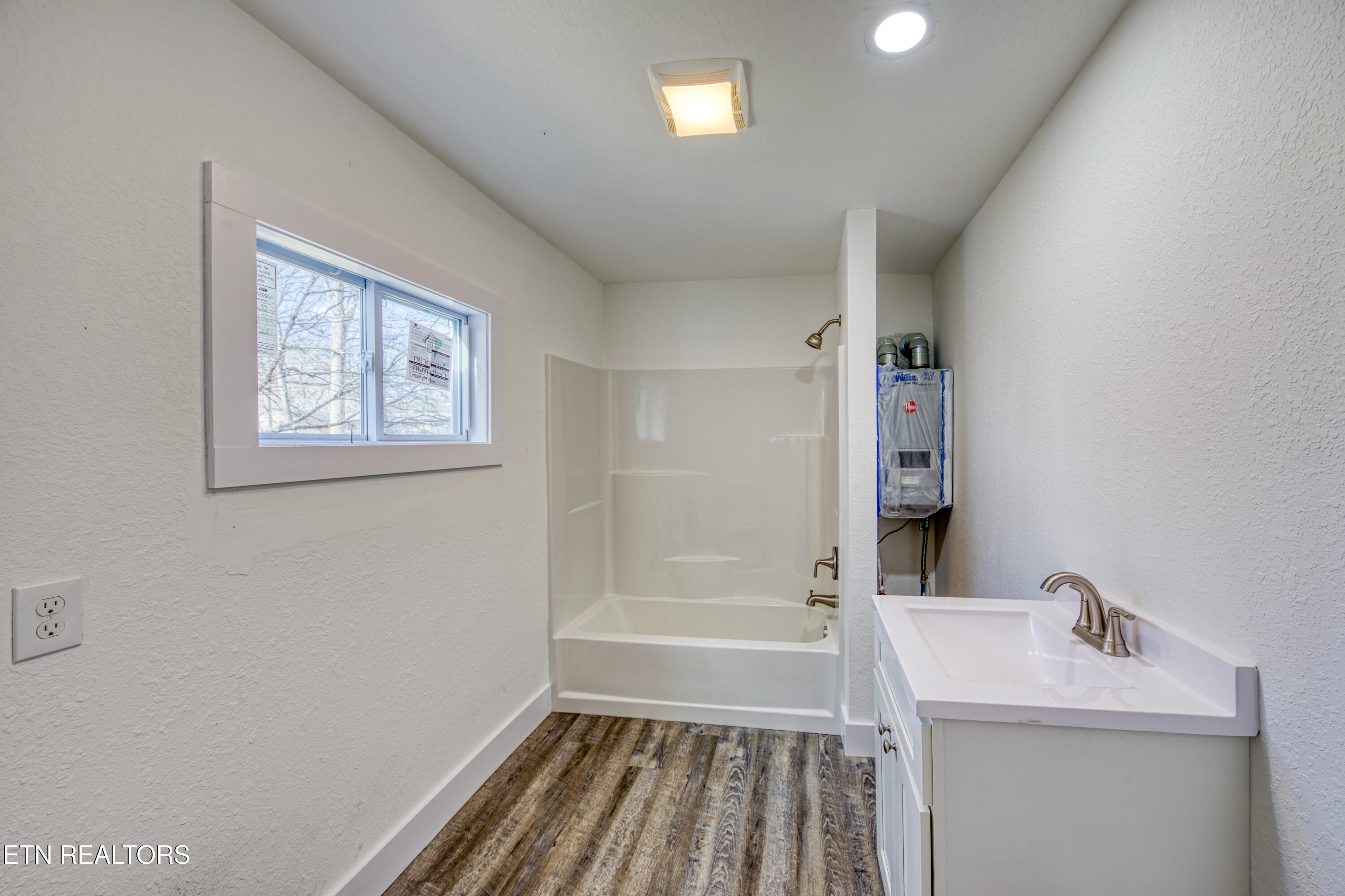 801 W 2nd Avenue Lenoir City TN 37771