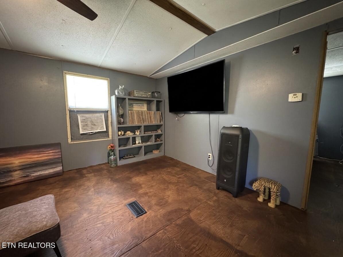 1022 Spring Hill Circle Jamestown TN 38556