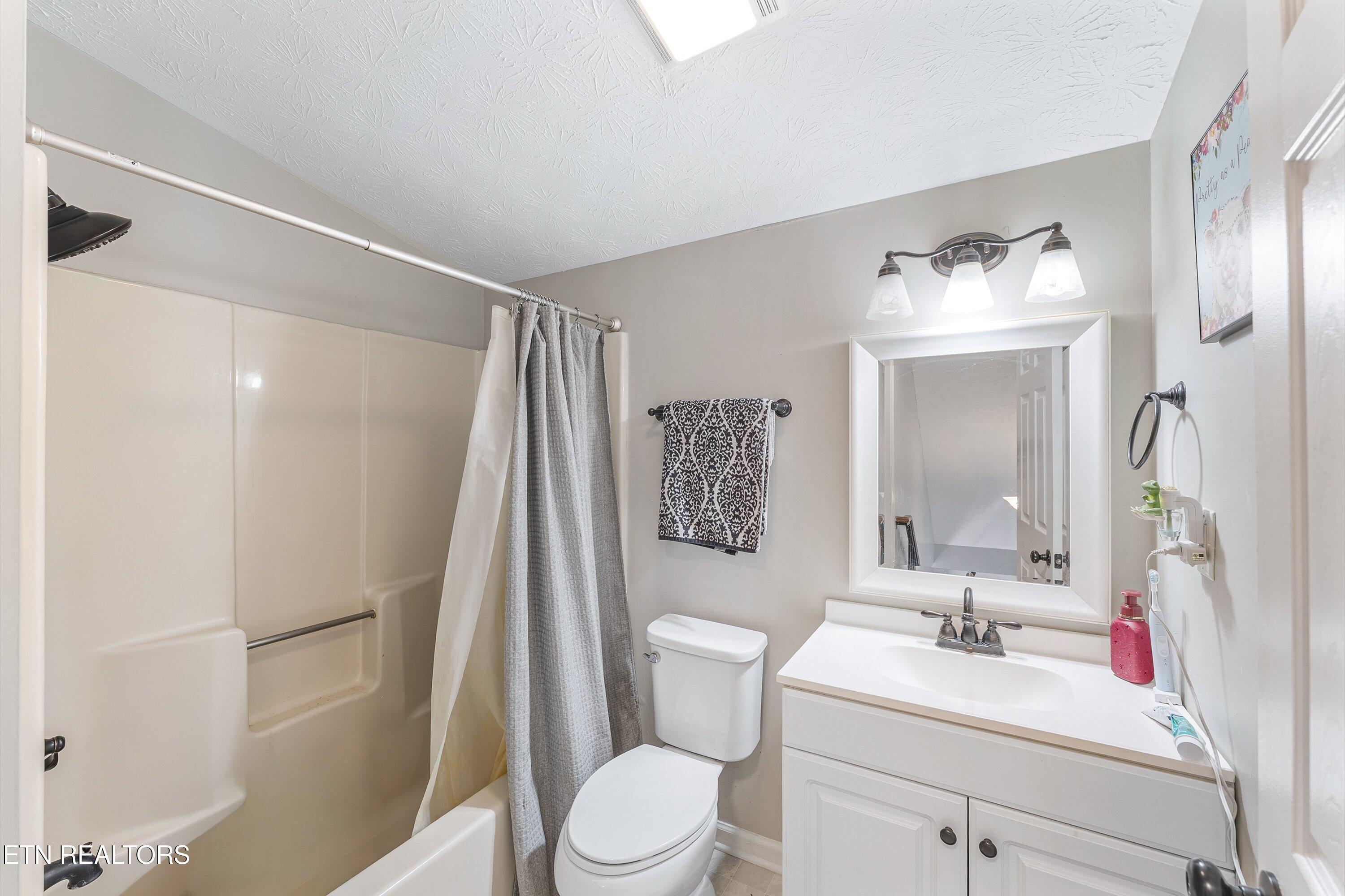 1513 Rhododendron Court Knoxville TN 37931