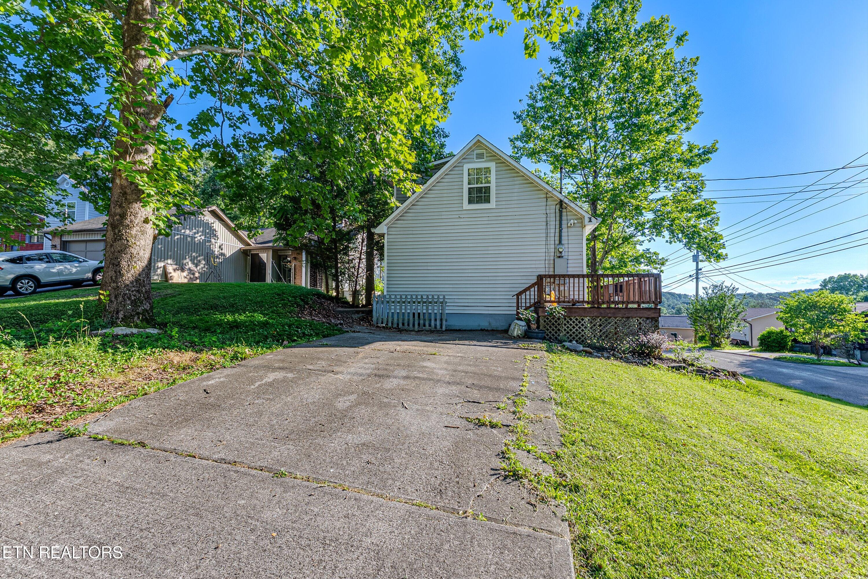 1513 Rhododendron Court Knoxville TN 37931
