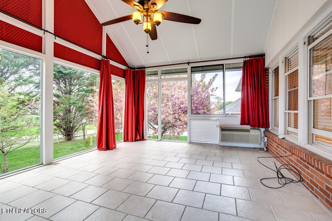 101 Country Run Circle Powell TN 37849