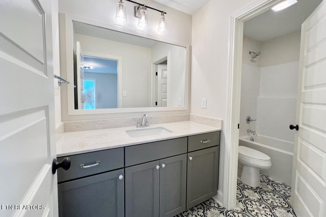 1213 Madison Oaks Road Knoxville TN 37924