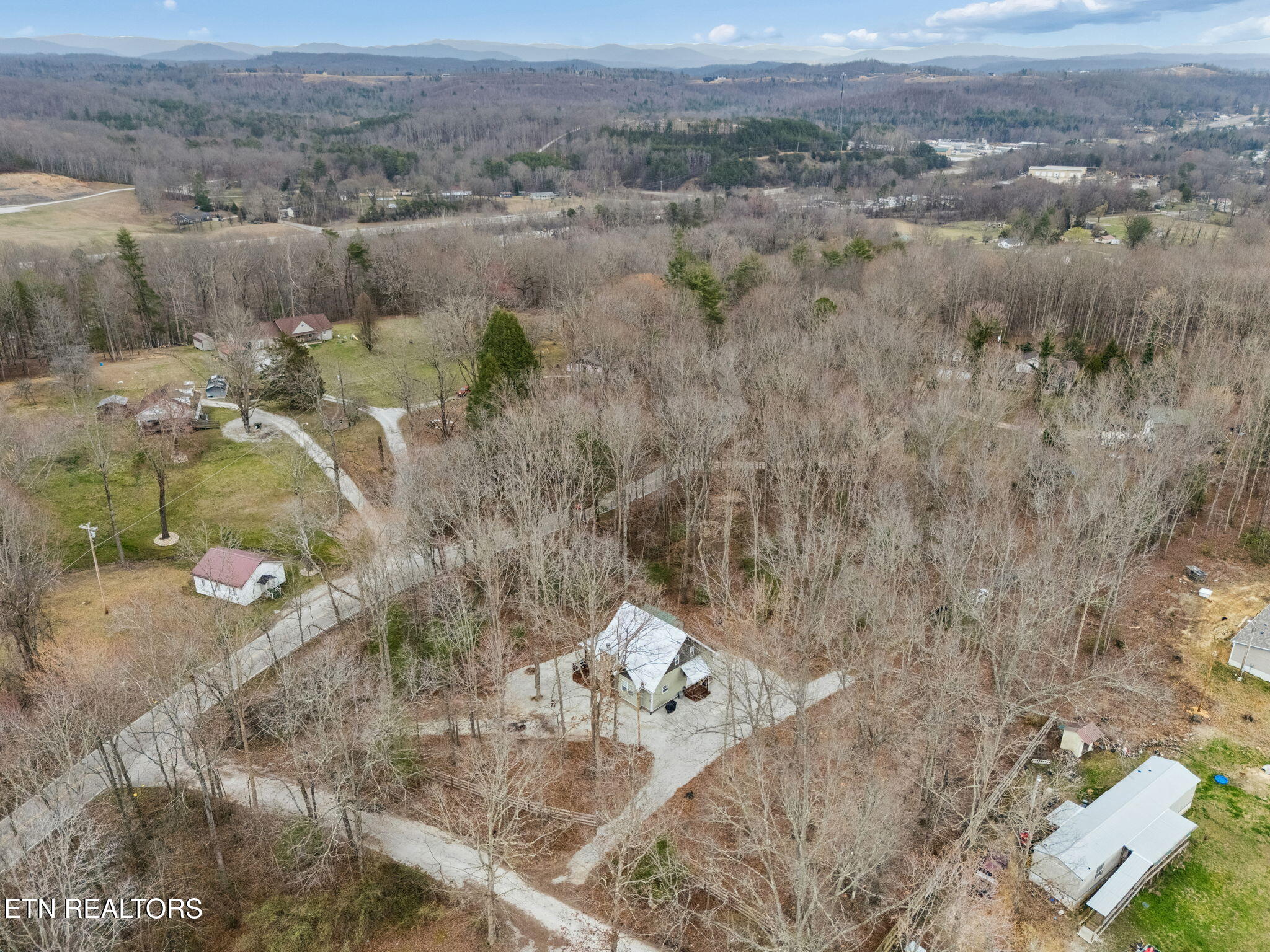 133 Ivy Lane Helenwood TN 37755