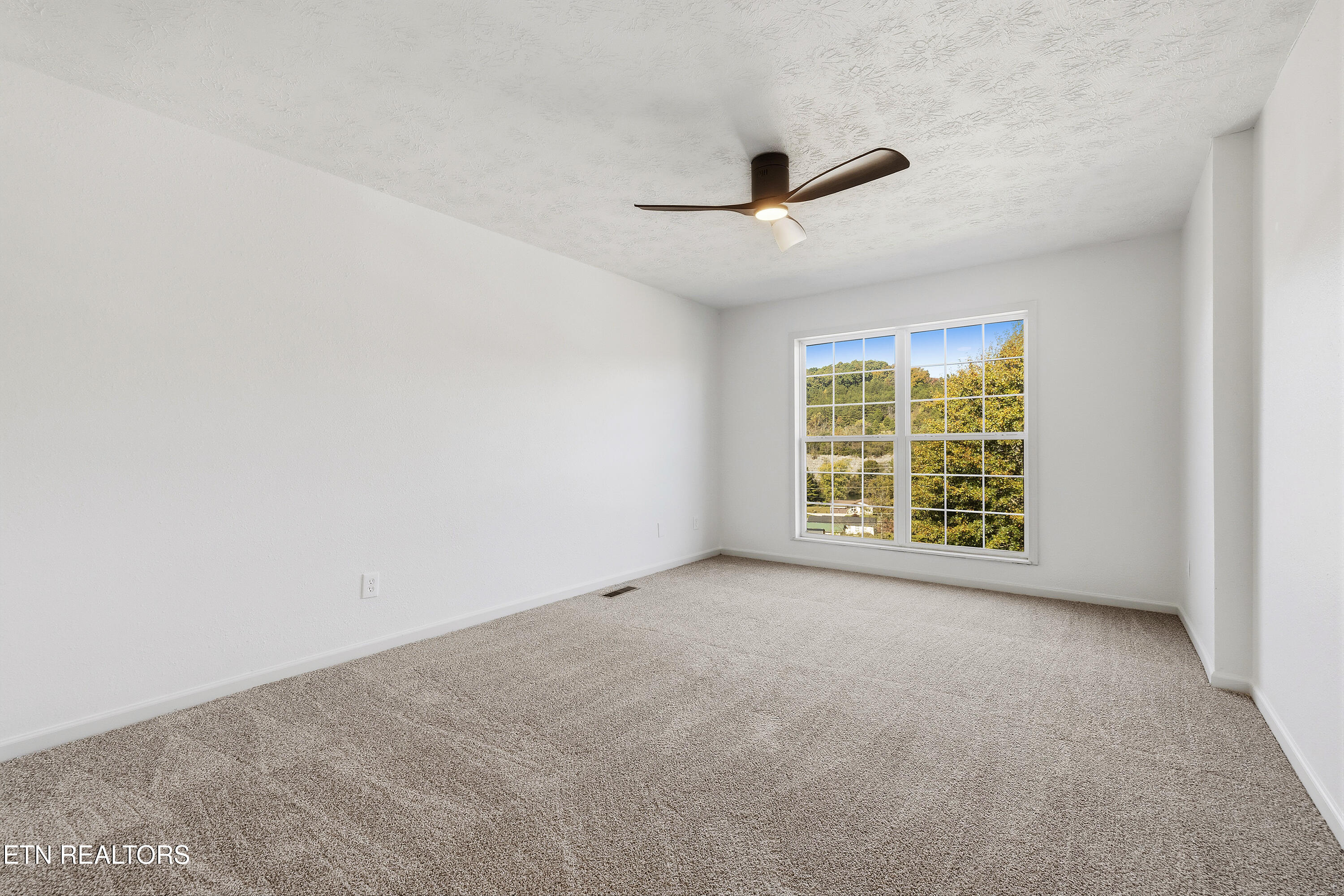 1125 Melton Hill Circle Clinton TN 37716