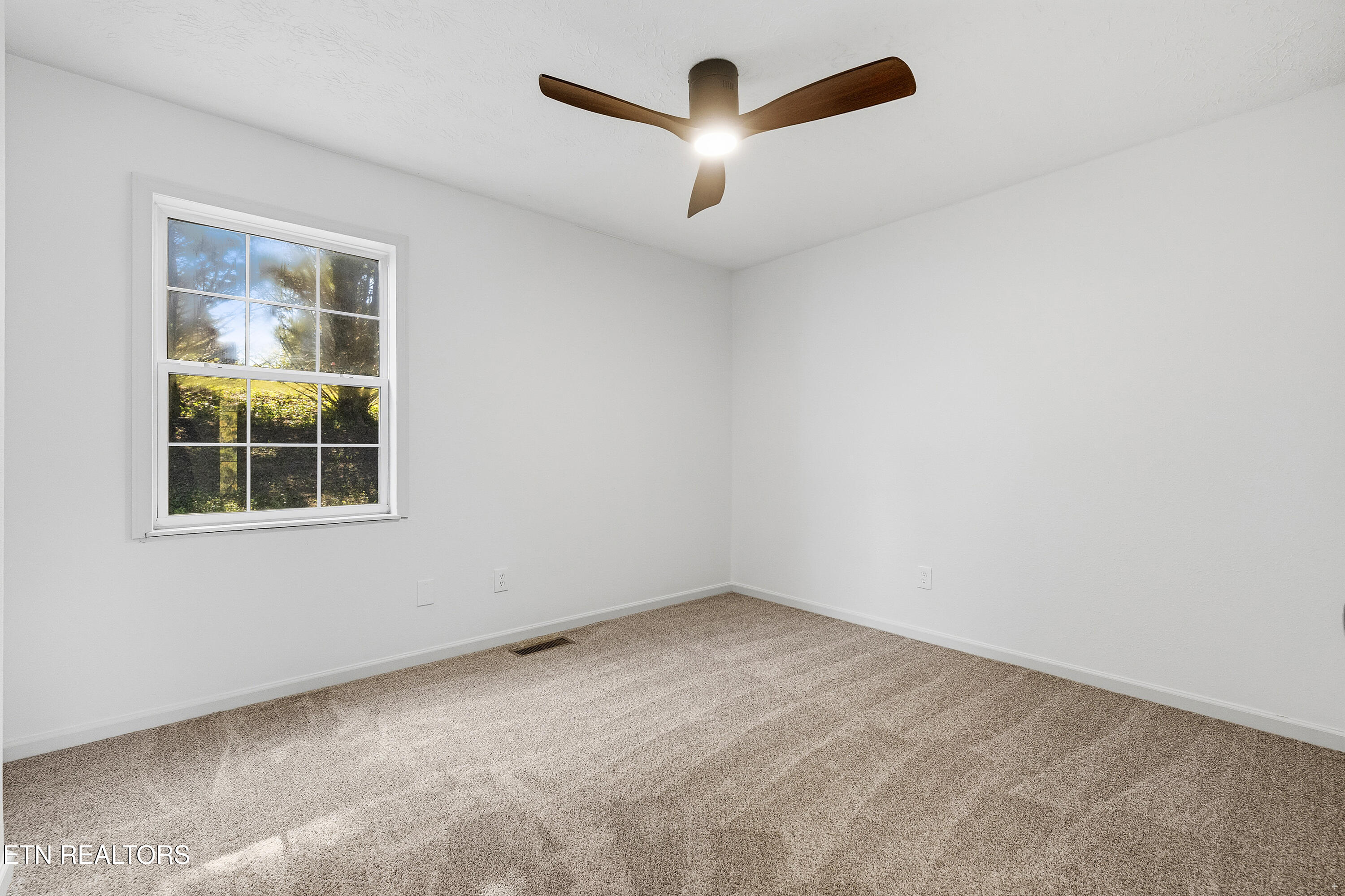 1125 Melton Hill Circle Clinton TN 37716