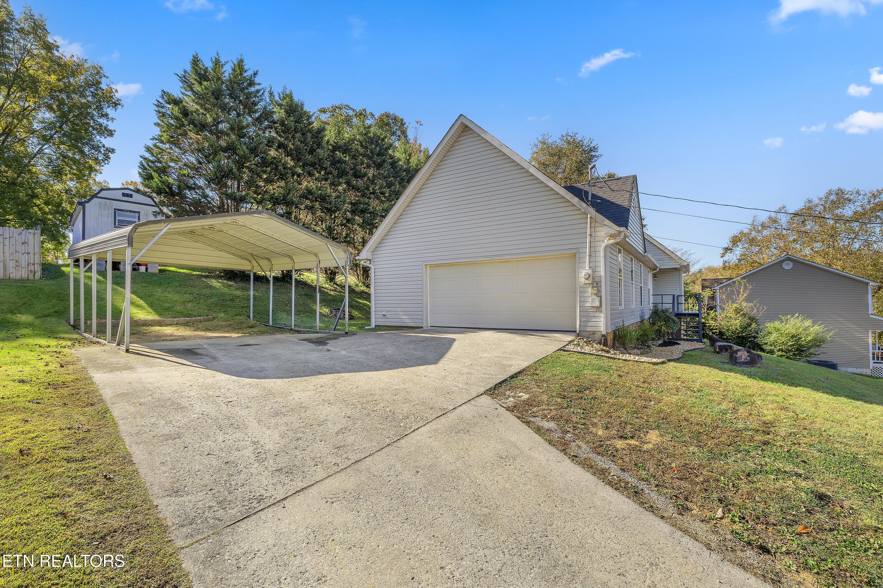 1125 Melton Hill Circle Clinton TN 37716