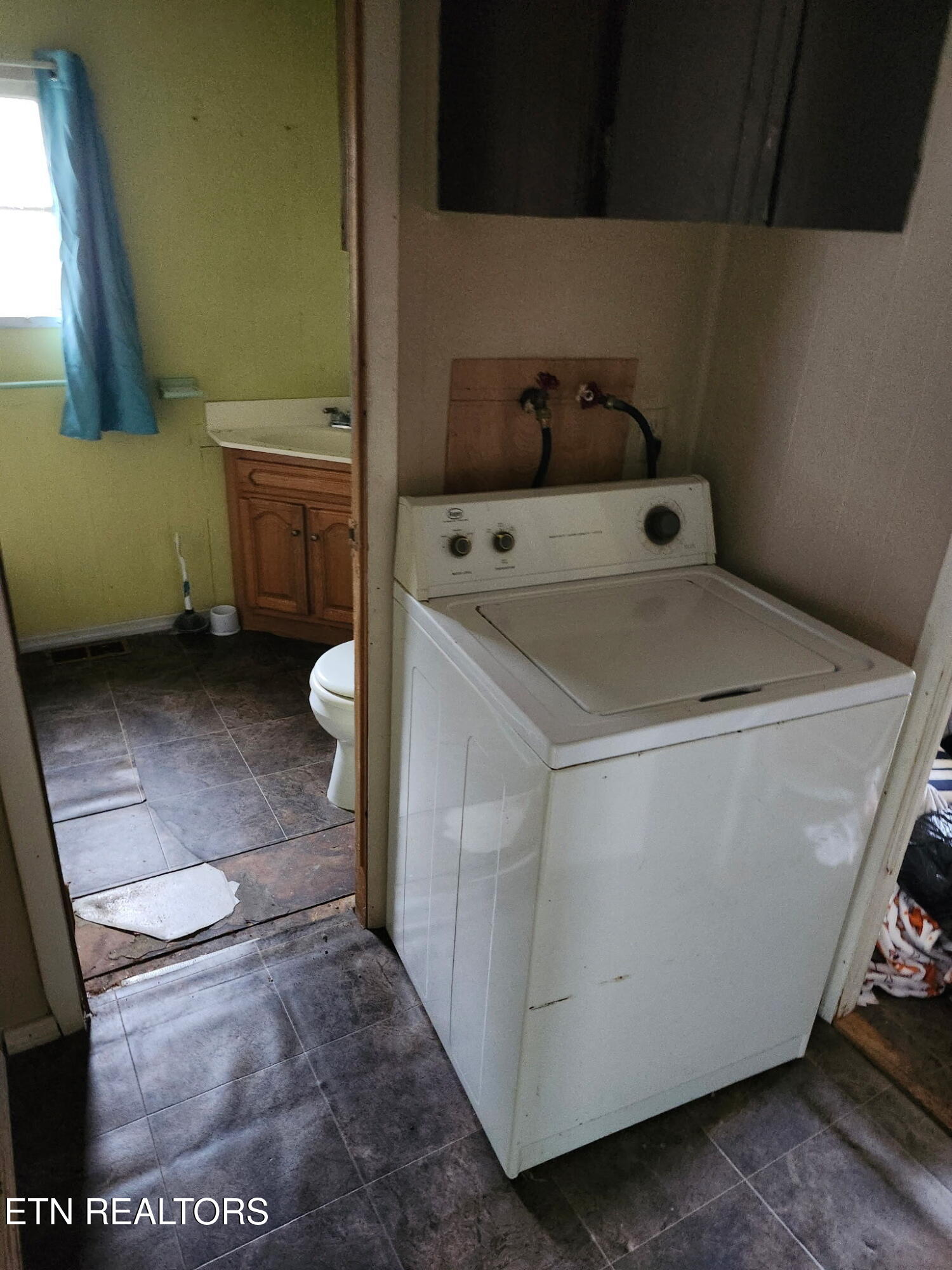 112 Queen Street Clinton TN 37716