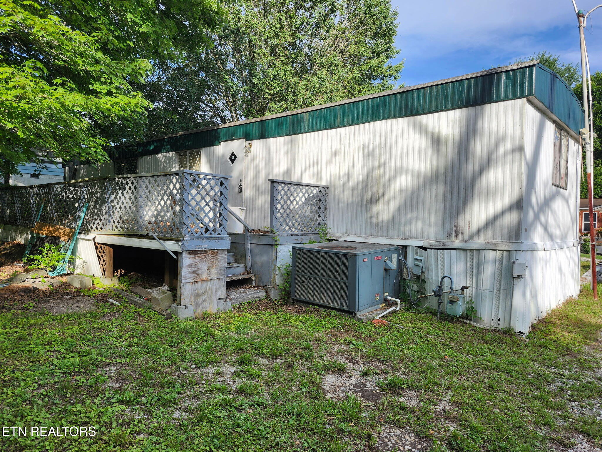 112 Queen Street Clinton TN 37716