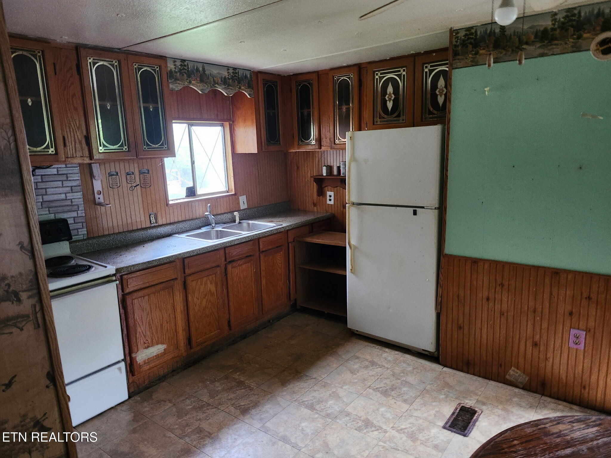 112 Queen Street Clinton TN 37716