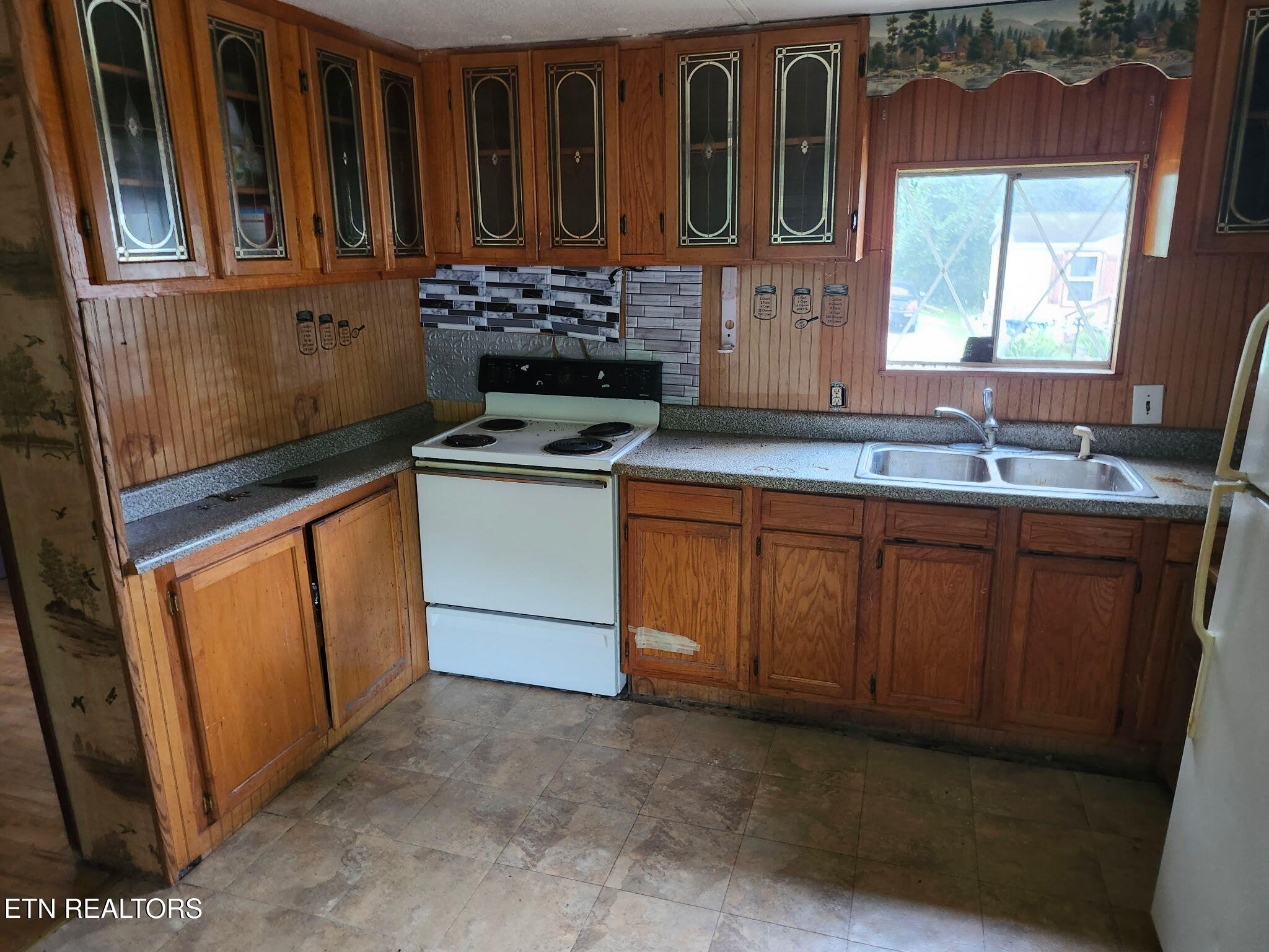 112 Queen Street Clinton TN 37716