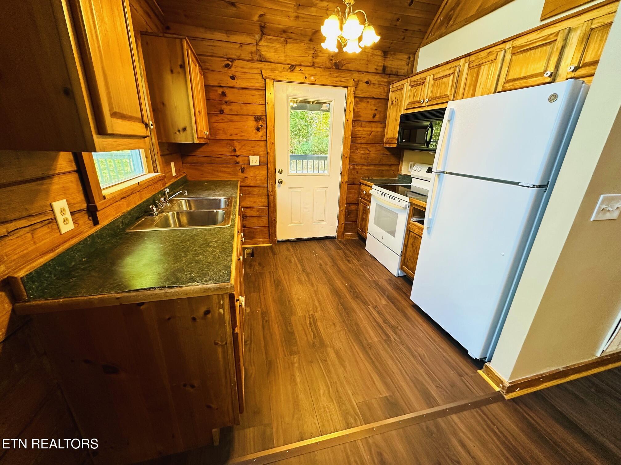 4360 Carolina Cove Way Pigeon Forge TN 37863