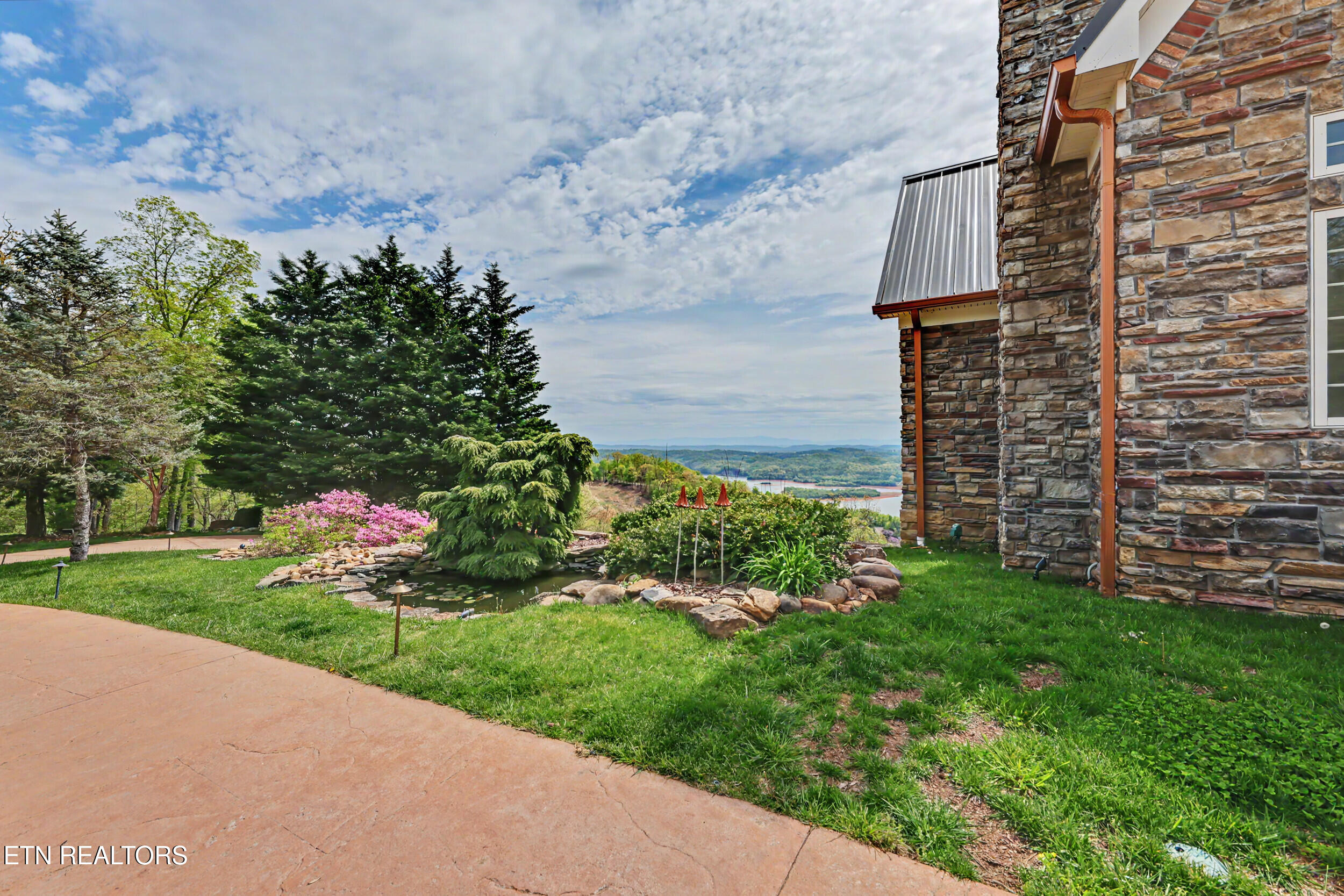 498 Proffitt Ridge Road Mooresburg TN 37811
