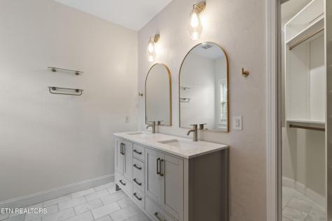 1426 Benjamin Boulevard Sevierville TN 37876