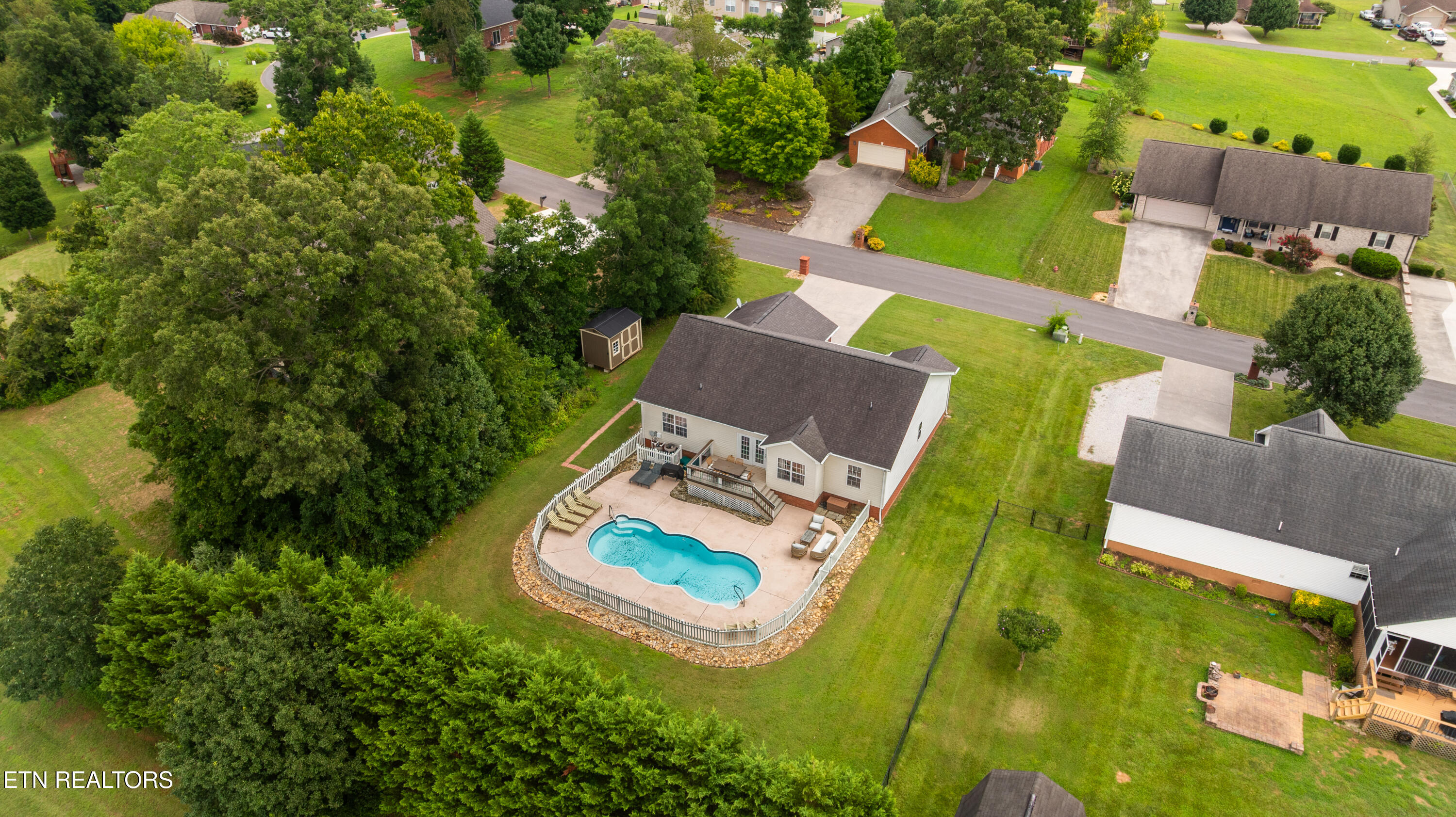 1426 Benjamin Boulevard Sevierville TN 37876