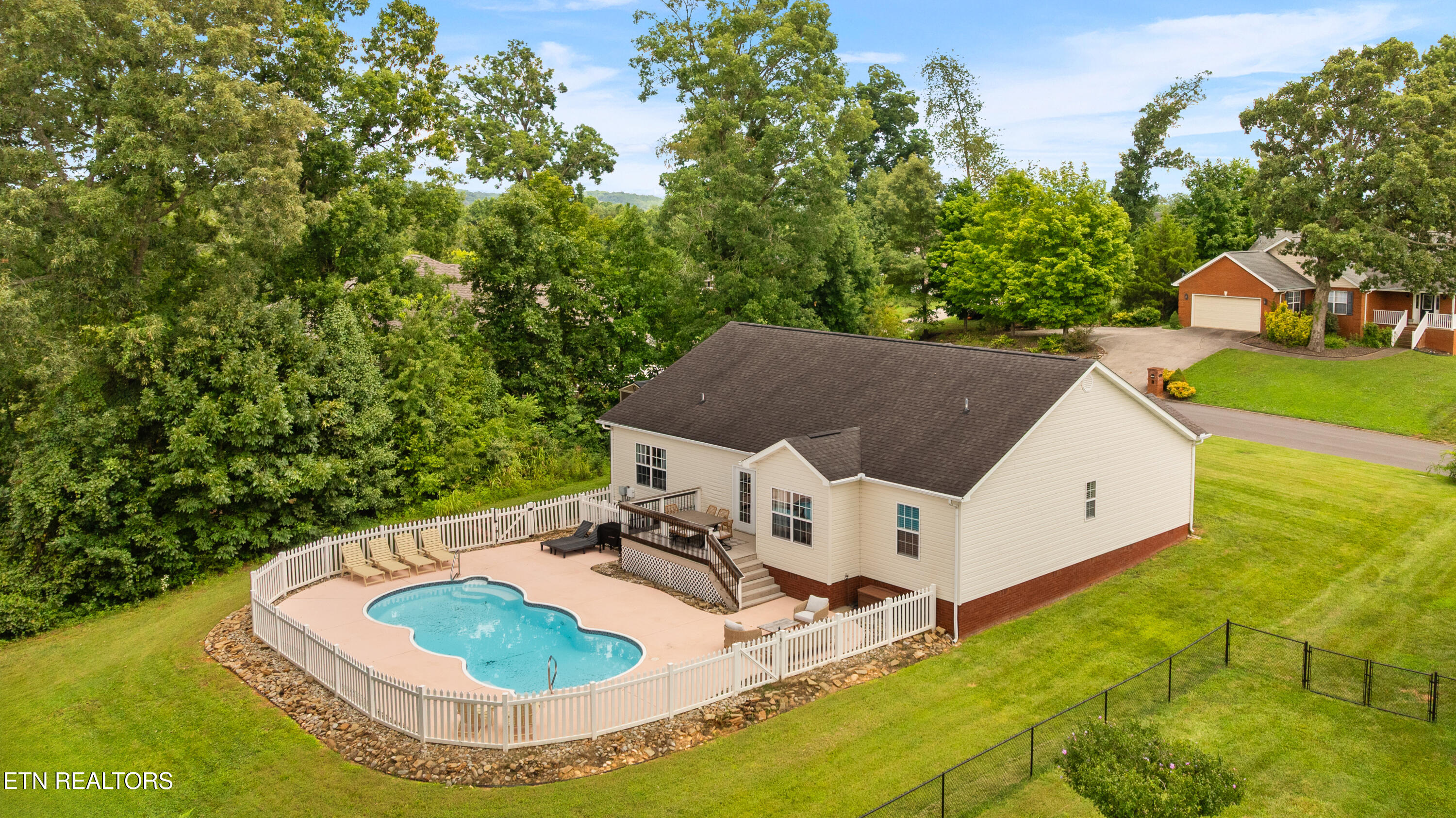 1426 Benjamin Boulevard Sevierville TN 37876