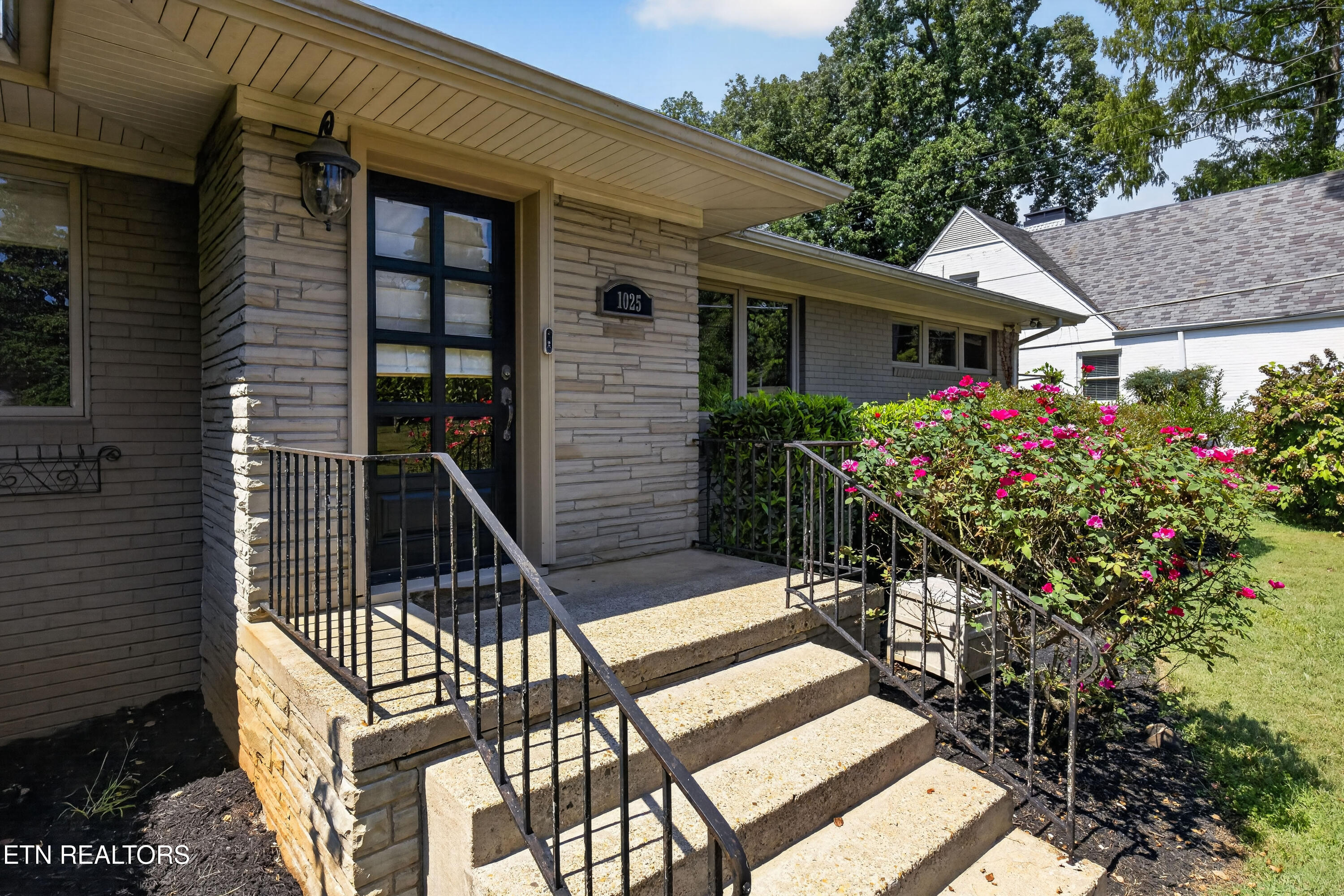 1025 Kenesaw Avenue Knoxville TN 37919