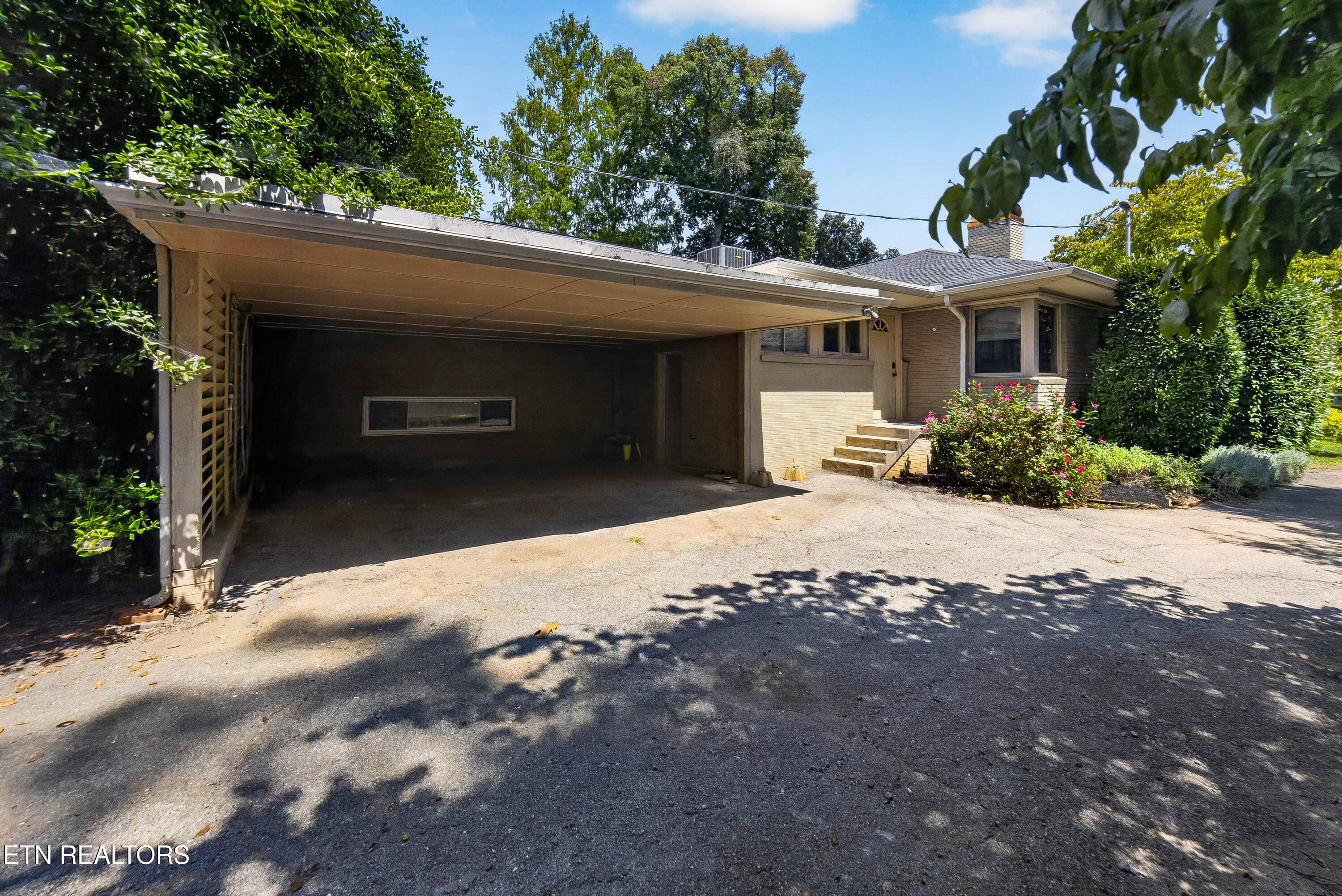 1025 Kenesaw Avenue Knoxville TN 37919