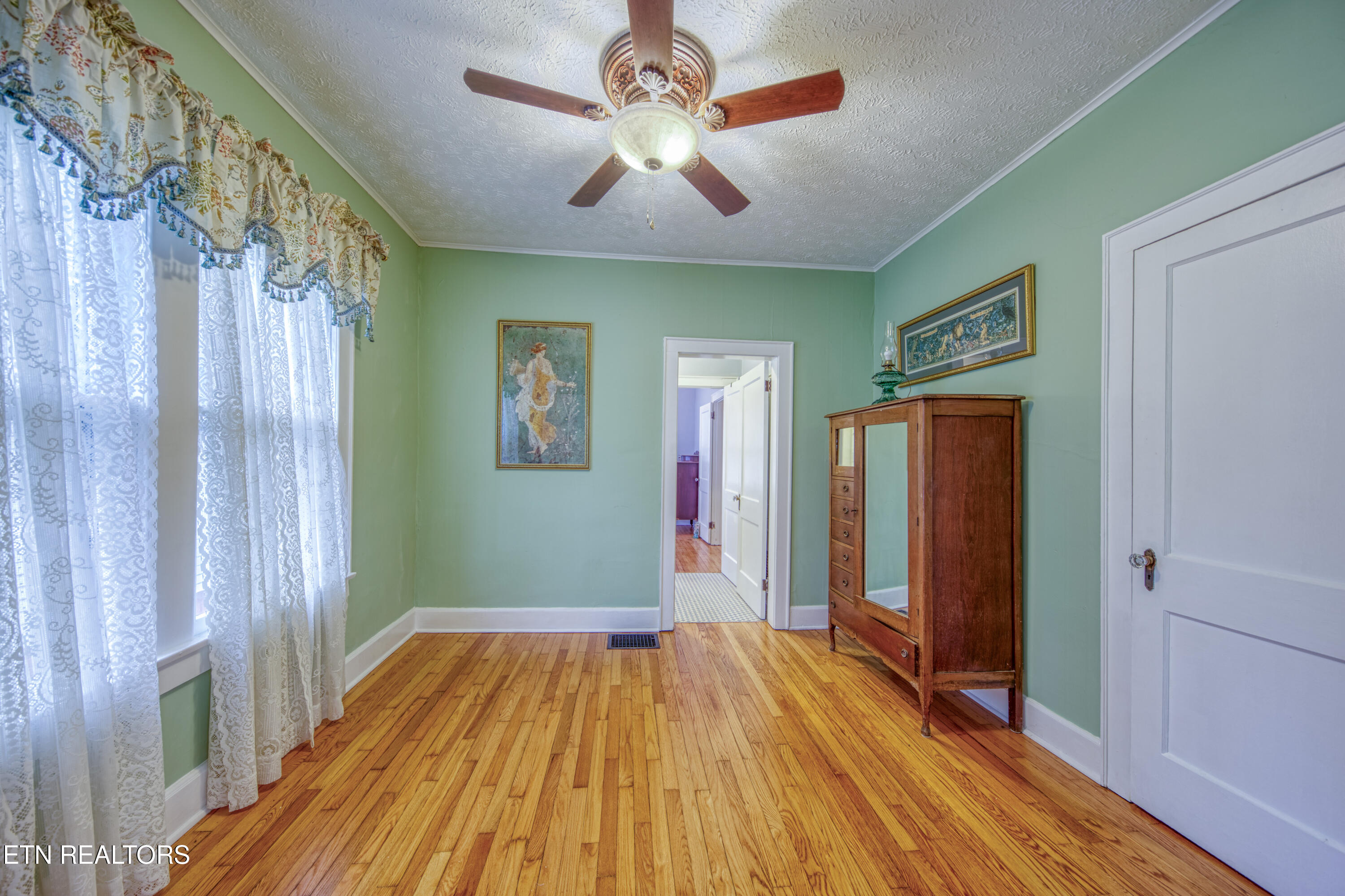 2009 Fairmont Boulevard Knoxville TN 37917